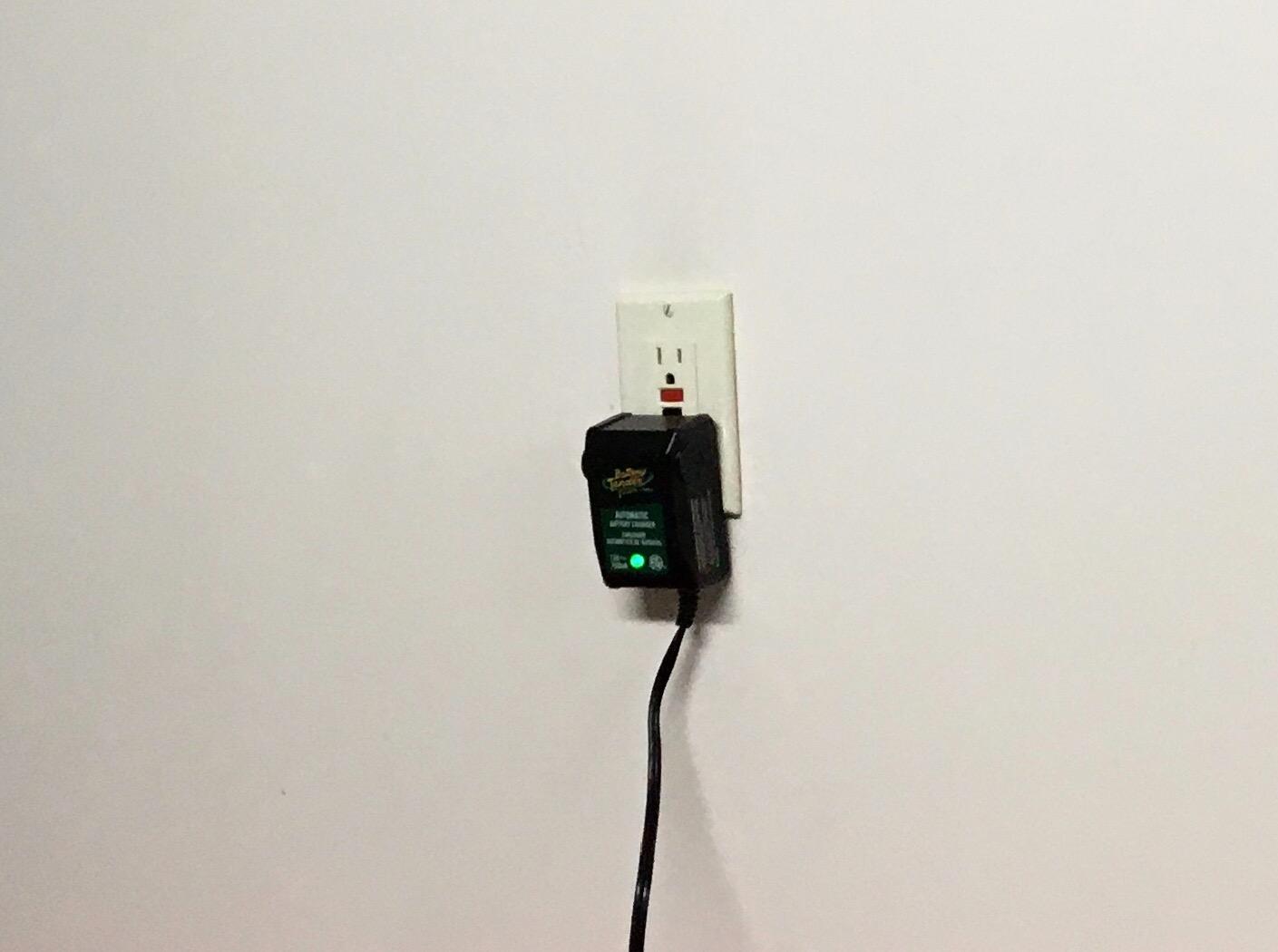 Battery Tender Junior 12V 750mA Charger and Maintainer - 021-0123 customer photo 2