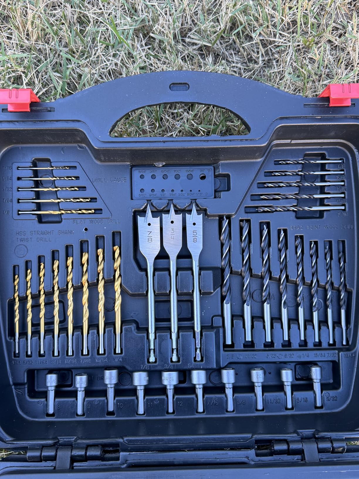 Skil 7.5 Amp 1/2-in Corded Hammer Drill with 100pcs Drill Bit Set With Variable Speed- HD182002 customer photo 1
