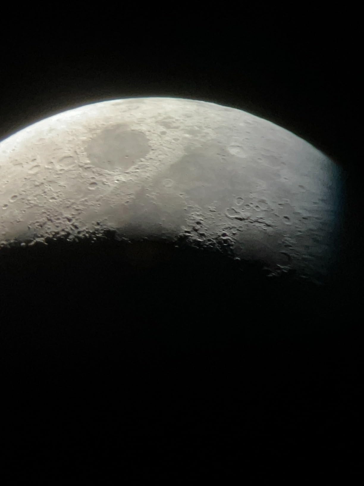 Celestron AstroMaster 130EQ Telescope for Deep-Sky Beginners - Large 130mm Optics, Bright Moon & Deep-Sky Views, German Equatorial Mount with Easy Manual Controls customer photo 1
