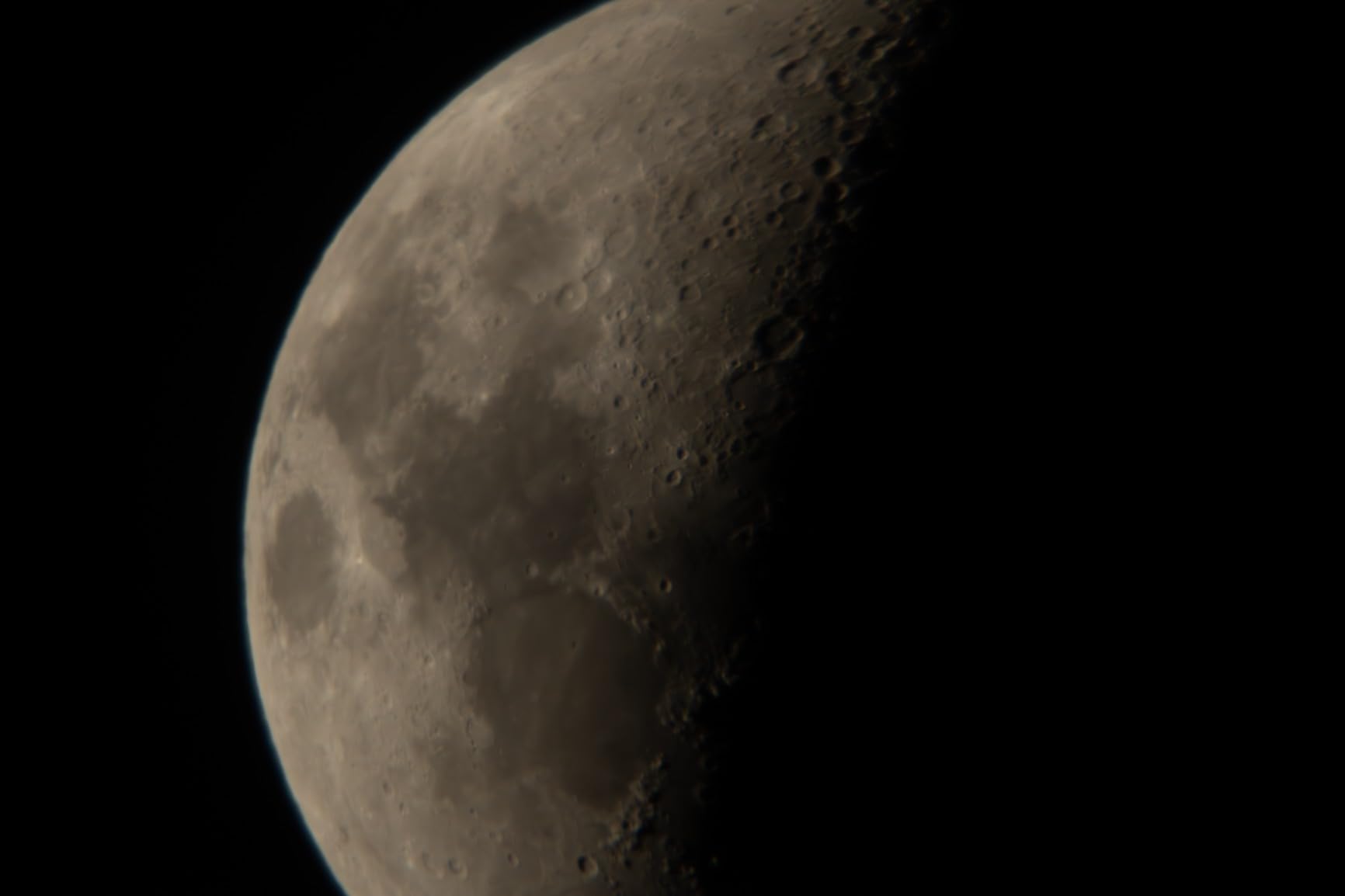 Celestron AstroMaster 130EQ Telescope for Deep-Sky Beginners - Large 130mm Optics, Bright Moon & Deep-Sky Views, German Equatorial Mount with Easy Manual Controls customer photo 2
