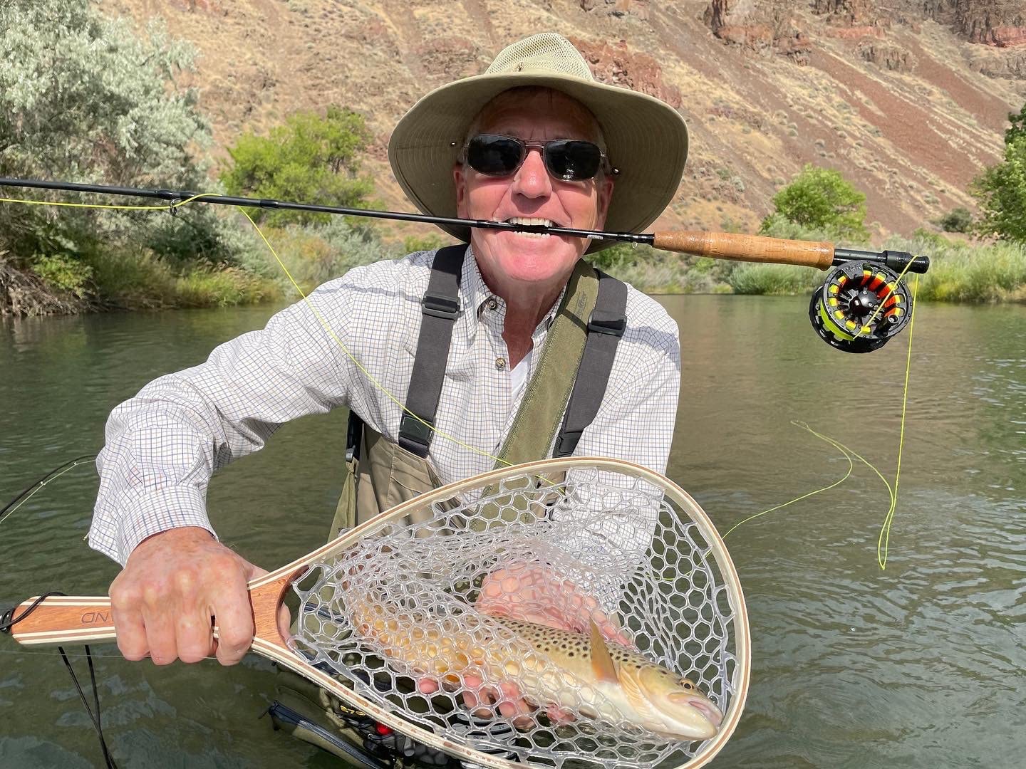 Wild Water Deluxe Fly Fishing Combo Starter Kit, 5 or 6 Weight 9 Foot Fly Rod, 4-Piece Graphite Rod with Cork Handle customer photo 1