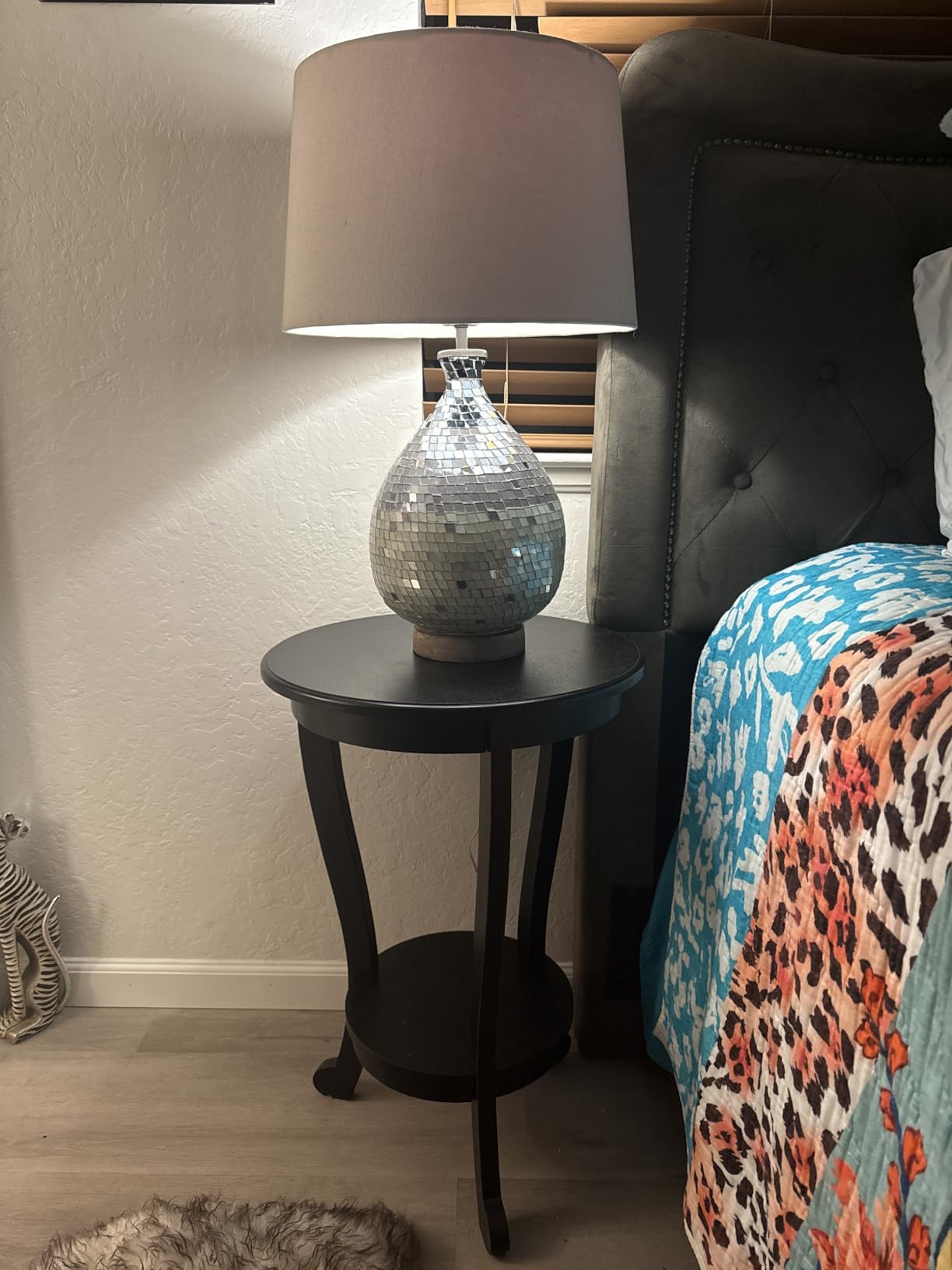 SAFAVIEH Furniture - Mary Pedestal Table - Vintage Grey - Solid Wood - Farmhouse Pedestal Design customer photo 1