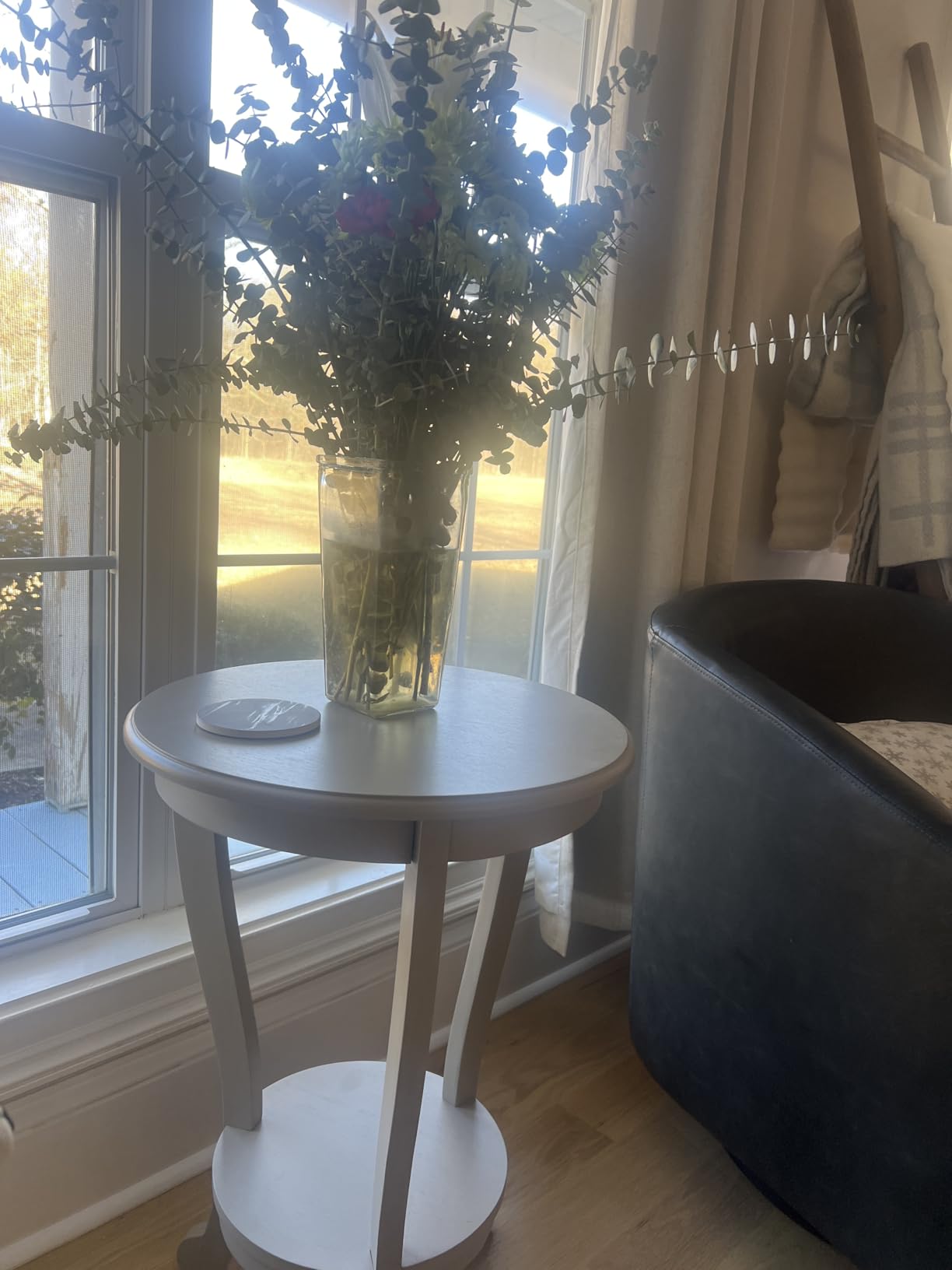 SAFAVIEH Furniture - Mary Pedestal Table - Vintage Grey - Solid Wood - Farmhouse Pedestal Design customer photo 2