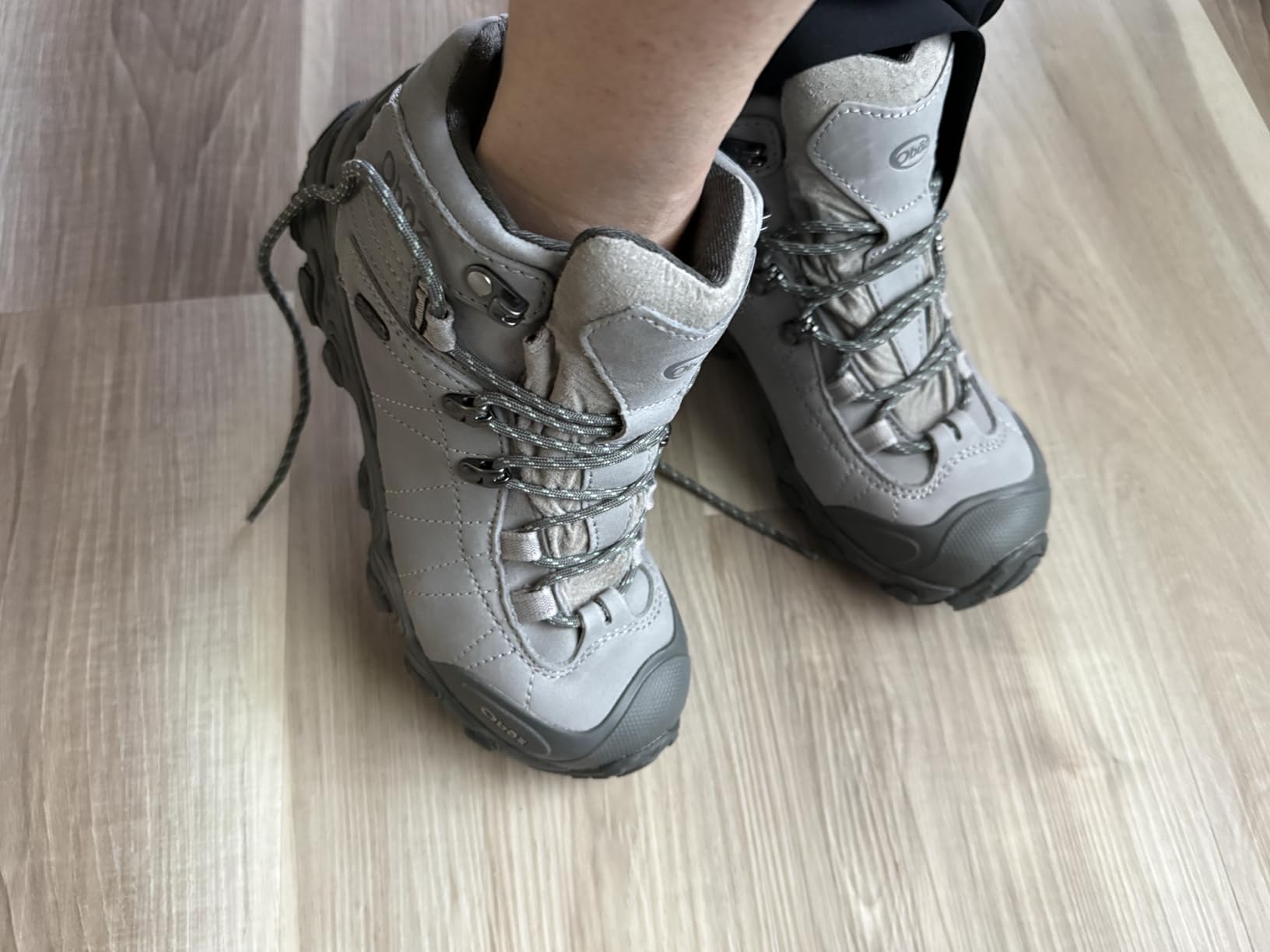 Oboz Women's Bridger Mid B-DRY Waterproof Hiking Boot customer photo 1