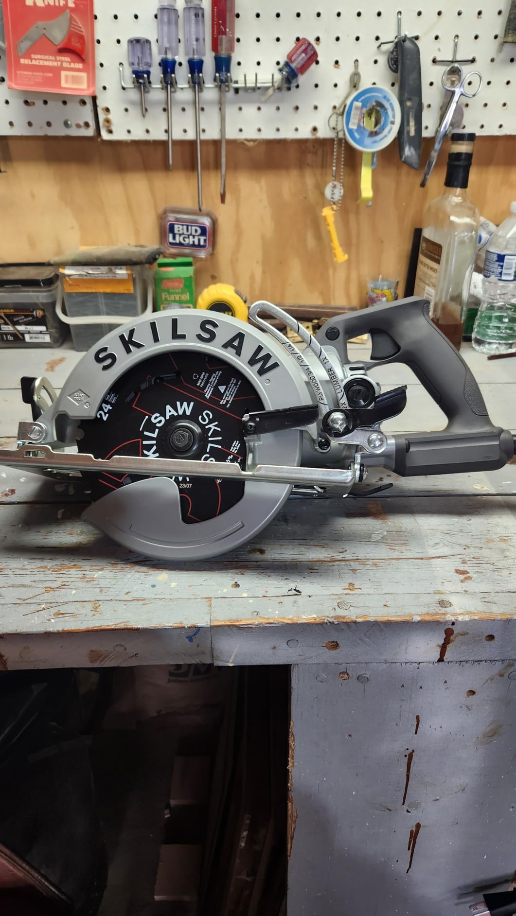 SKILSAW SPT77W-01 15-Amp 7-1/4-Inch Aluminum Worm Drive Circular Saw customer photo 2