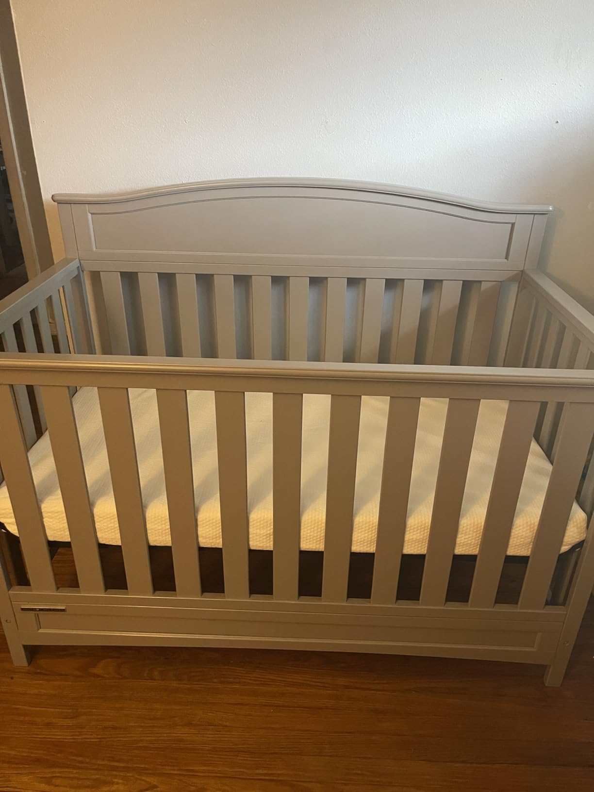 Delta Children Emery 4-in-1 Convertible Baby Crib - Greenguard Gold Certified, White customer photo 1