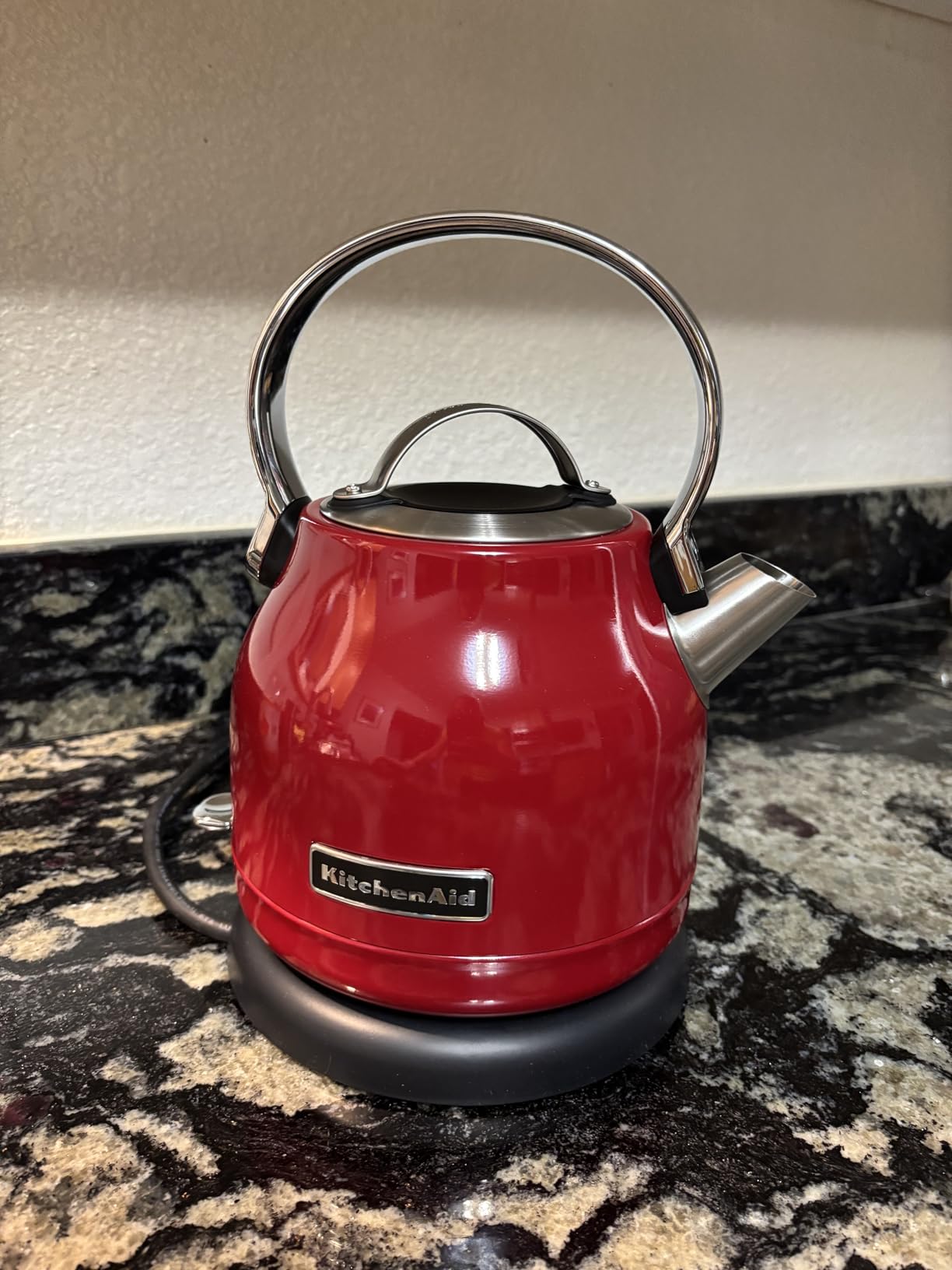 KitchenAid KEK1222SX 1.25-Liter Electric Kettle - Brushed Stainless Steel, Small customer photo 1