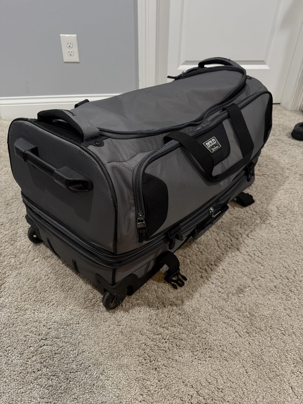 Travelpro Tpro Bold 2.0 30 Inch Drop Bottom Rolling Duffel customer photo 2