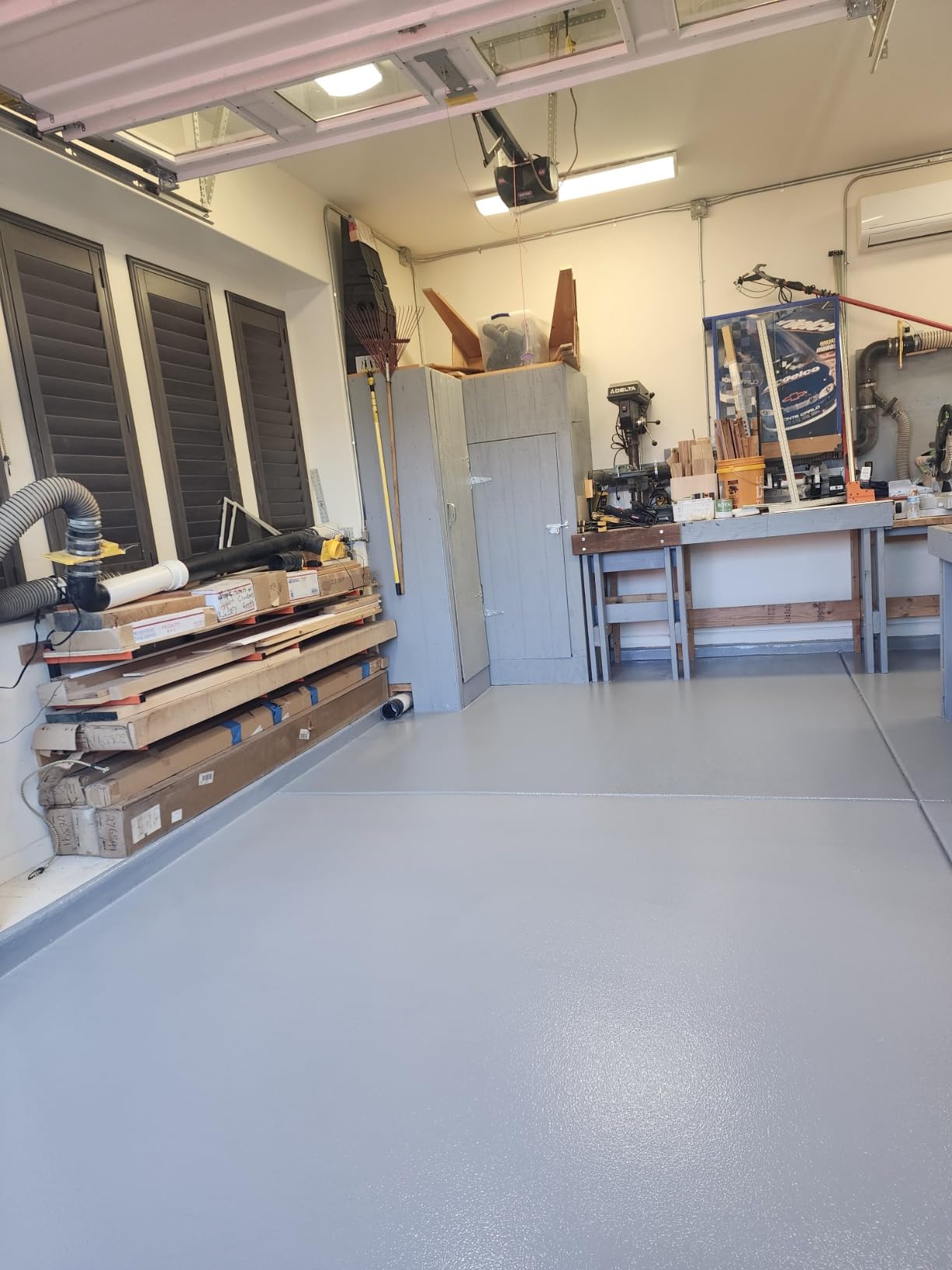 Garage Guard Waterbased Epoxy Semi-Gloss Floor Paint, 1 Gallon Kit, Showroom Gray customer photo 1