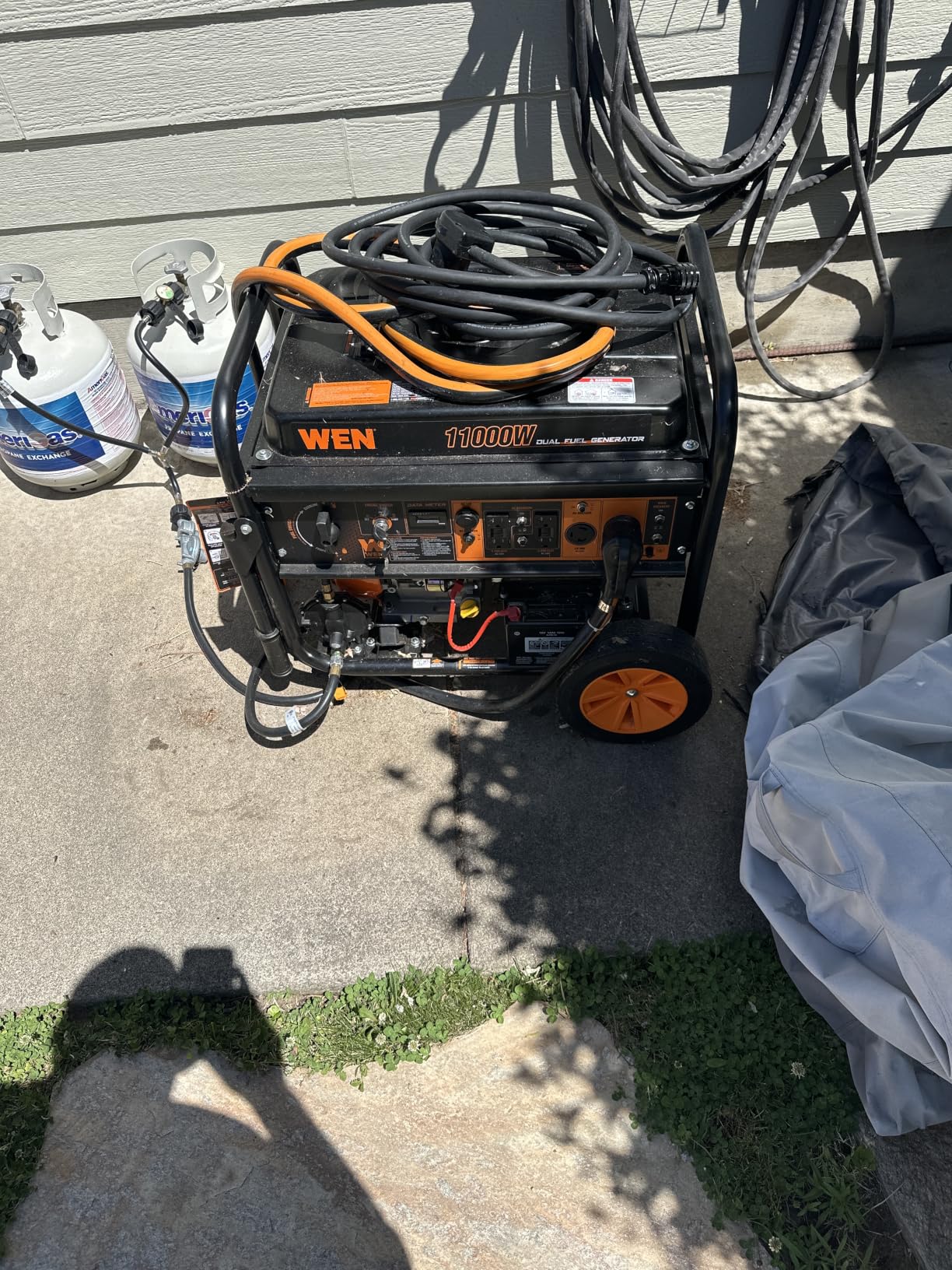 WEN 11,000-Watt 120V/240V Dual Fuel Portable Generator with Wheel Kit and Electric Start (DF1100T) customer photo 2