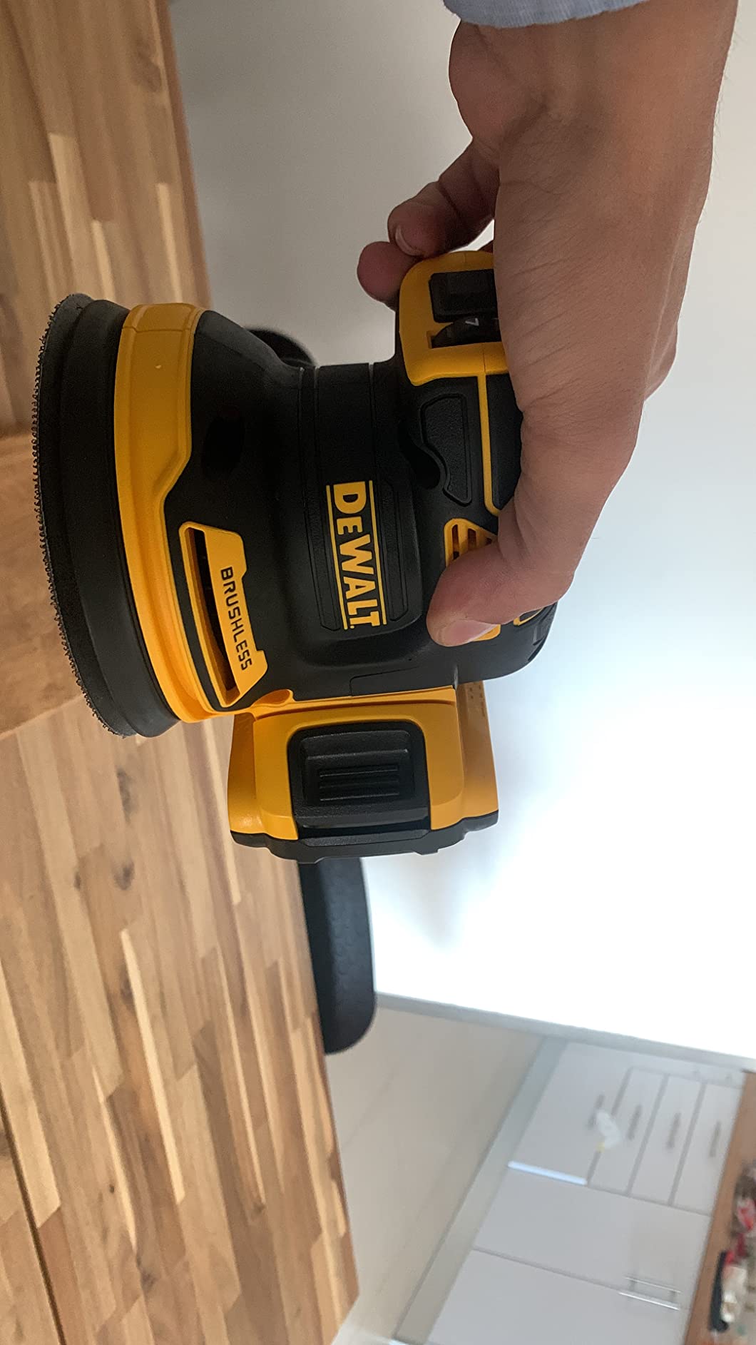 DEWALT 20V MAX Orbital Sander Cordless, 5-Inch Sander Tool, 2.Ah, 8,000-12,000 OPM, Variable Speed Dial, Storage Bag, Battery and Charger Included (DCW210D1) customer photo 2