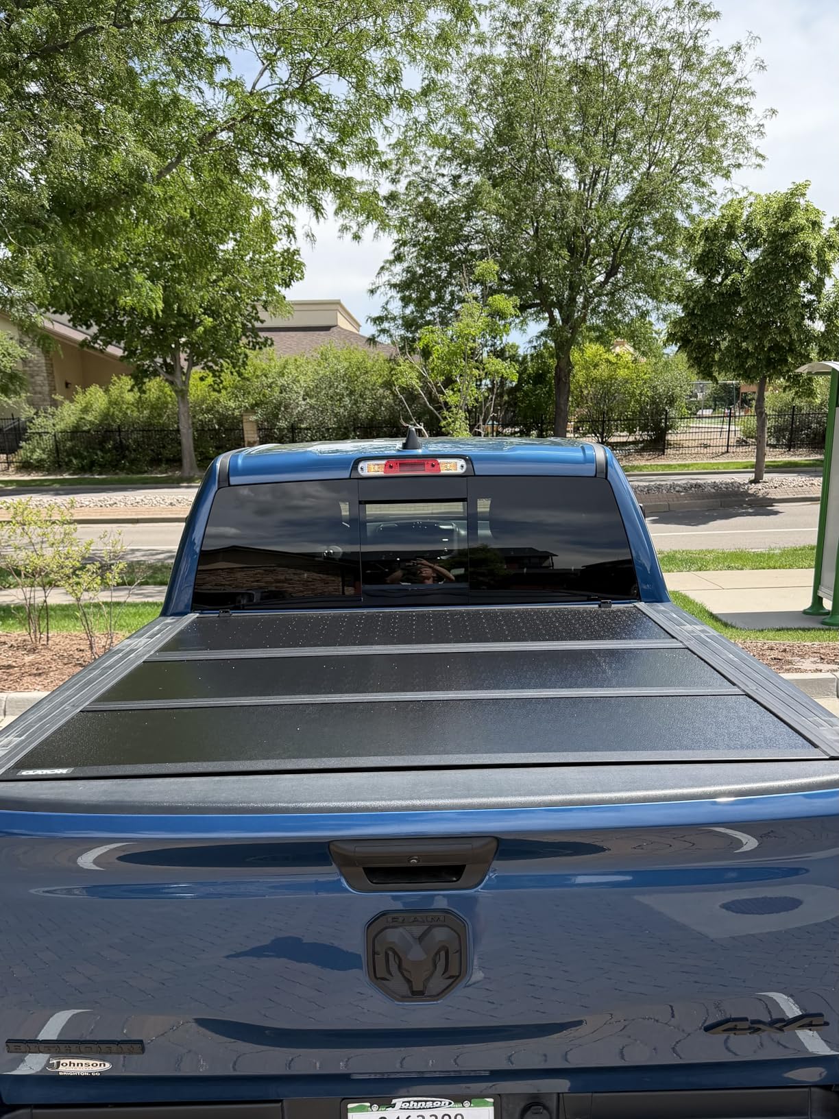 Gator EFX Hard Tri-Fold Truck Bed Tonneau Cover - Heavy-Duty Truck Bed Protection - Durable Aluminum Panels - Hard Folding Tonneau Cover - 2019-2026 Dodge Ram 1500 - 5'7