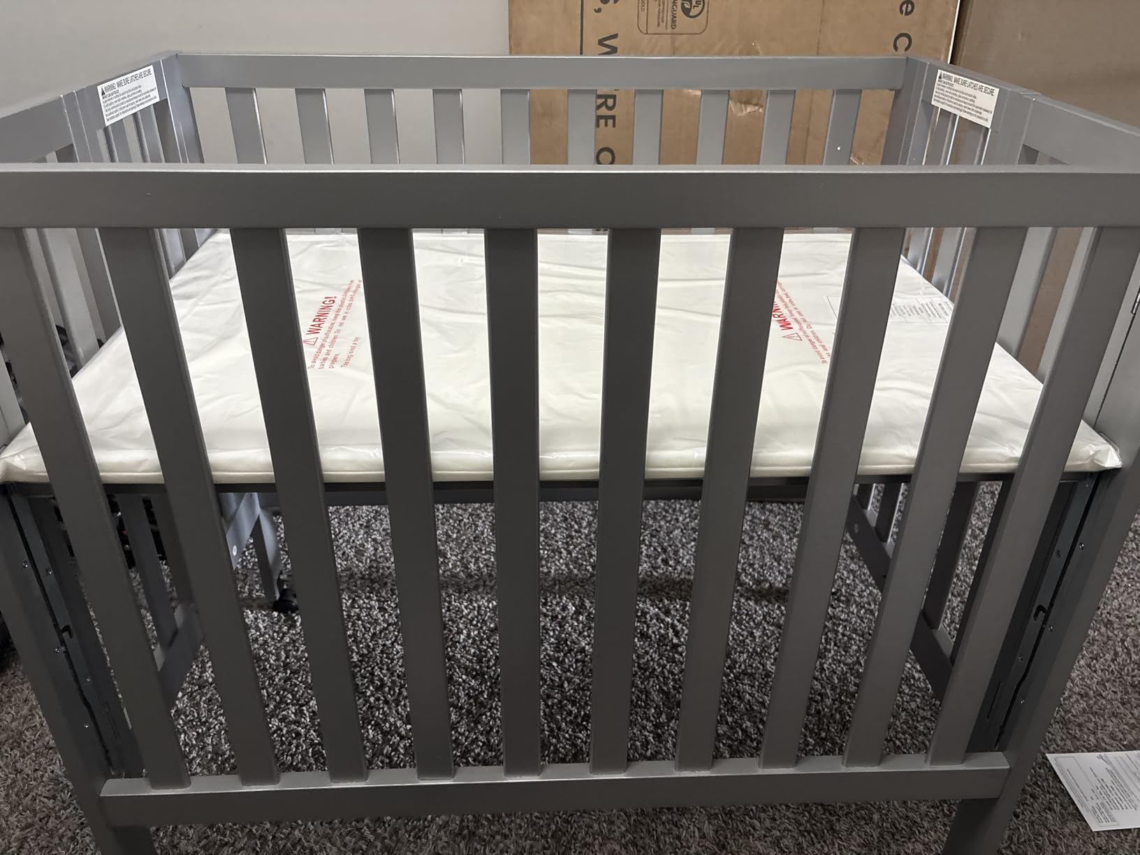 Dream On Me Jett Mini Folding Baby Crib in Pebble Grey, GreenGuard Gold & BSA, Lightweight & Portable, Patented Flat Folding System, Small Spaces & Travel, 1.5