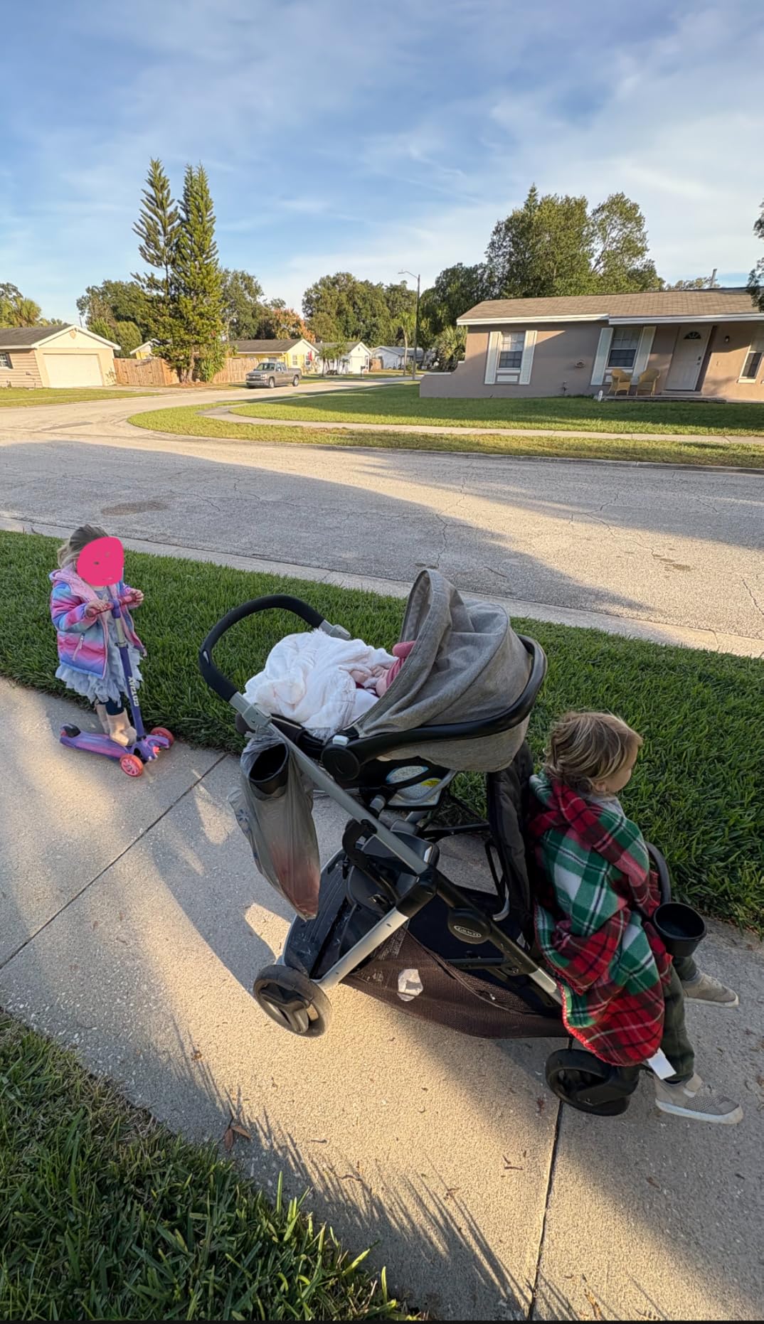 Graco Ready2Grow LX 2.0 Double Stroller, Twin Baby Stroller Features Bench Seat and Standing Platform Options, Compact Fold Perfect for Baby Travel, Clark customer photo 2