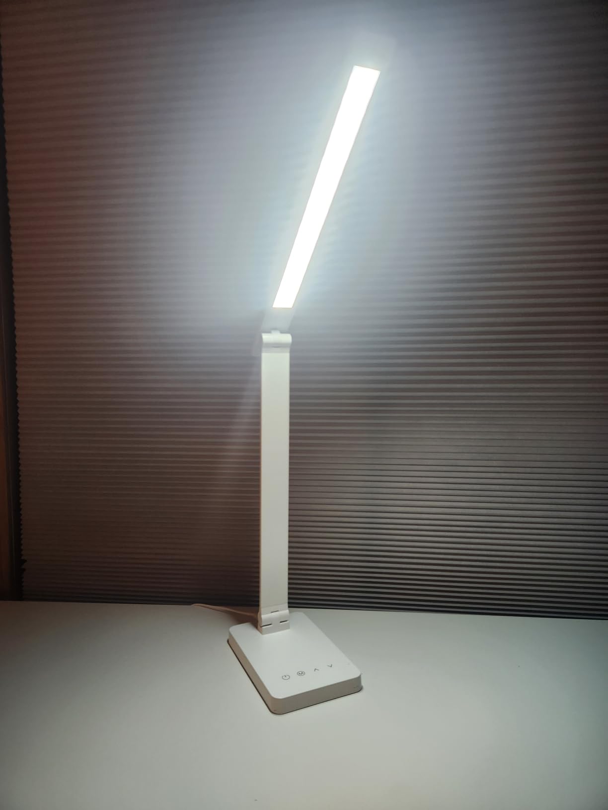 Lepro LED Desk Lamp 9.5W 800lm, Metal Desk Light for Home Office, White | 5 Colors 5 Brightness, Dimmable Task Light, Eye Caring, Home Office Desktop Lamp for Reading, Crafting, Sewing, Puzzle, Nail customer photo 1