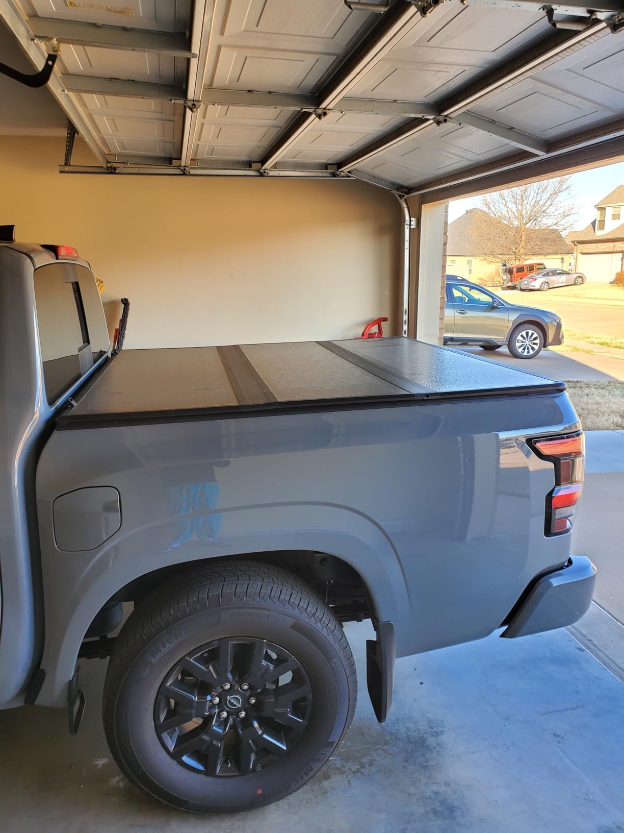 Tyger Auto T5 Tri-Fold Alloy Hardtop Truck Bed Tonneau Cover Compatible with 2005-2026 Nissan Frontier; 2009-2012 Suzuki Equator | 5' (59