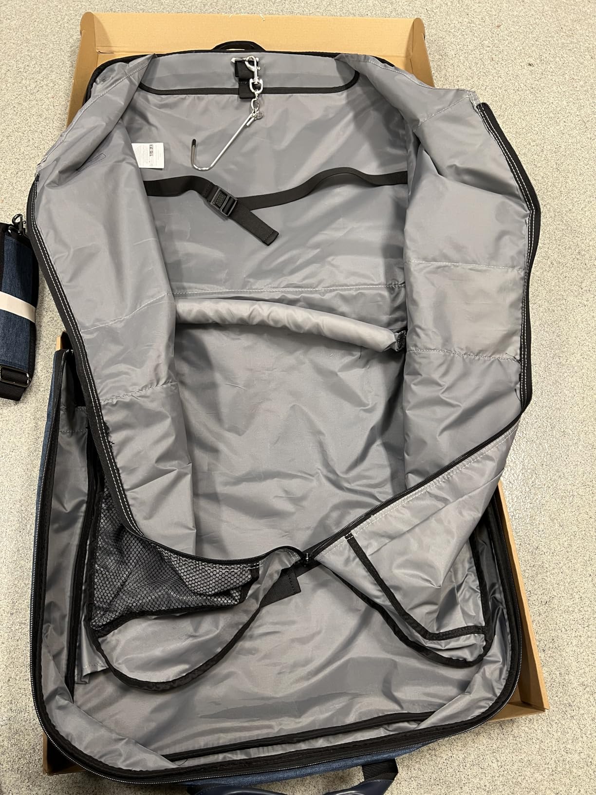 Carry-On Garment Bag for Travel and Business Trips with Detachable Shoulder Strap, Hanging Suit Luggage, Wrinkle Free Cover for Suits Dresses Coats, Foldable with Shoe Compartment, Navy customer photo 2