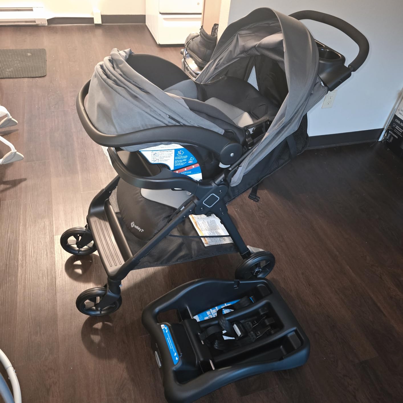 Safety 1st Smooth Ride Travel System Stroller and OnBoard FLX Infant Car Seat, Newborn to Toddler Baby Combo, Easy-Install, Large Canopy, Ample Storage, Foldable, Rear-Facing 4-30 lbs, Black Cherry customer photo 2