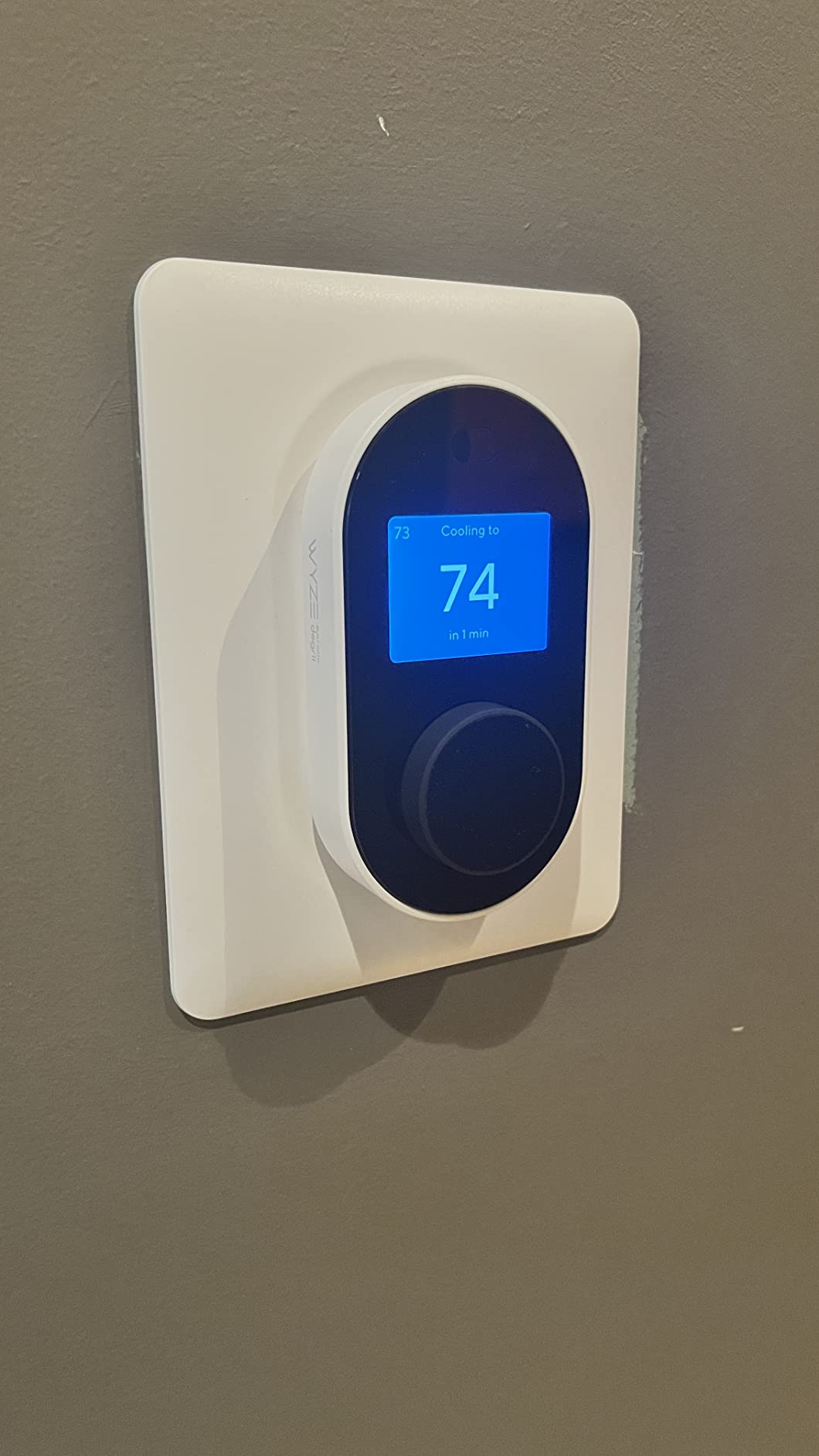 WYZE Smart WiFi Thermostat for Home with App Control Compatible with Alexa and Google Assistant, Only Designed for 2.4 WiFi Connection Black (Renewed) customer photo 1