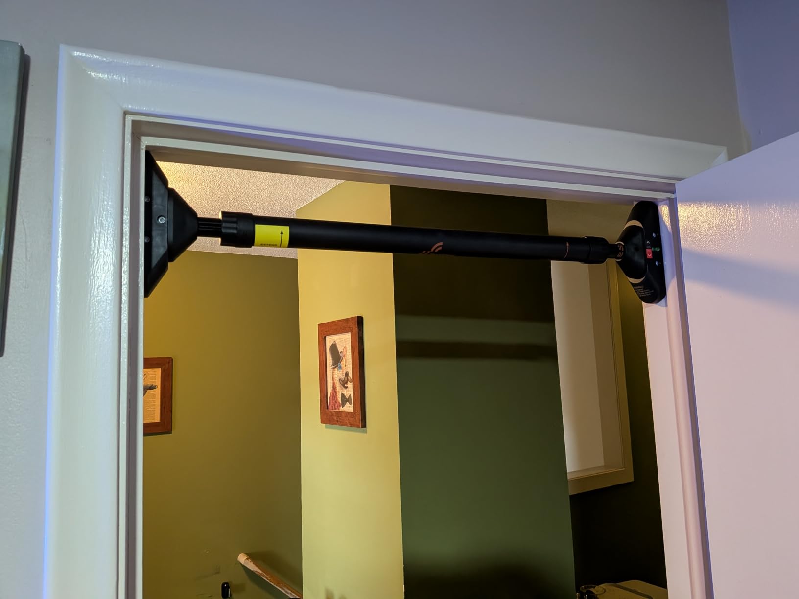 Sportneer Pull Up Bar Doorway Chin Up Bar No Screws Door Frame Chin Up Push Up Sit Up Bar Adjustable 75-94cm (29.5''-37'') Up to 200kg Capacity Workout Bar customer photo 1