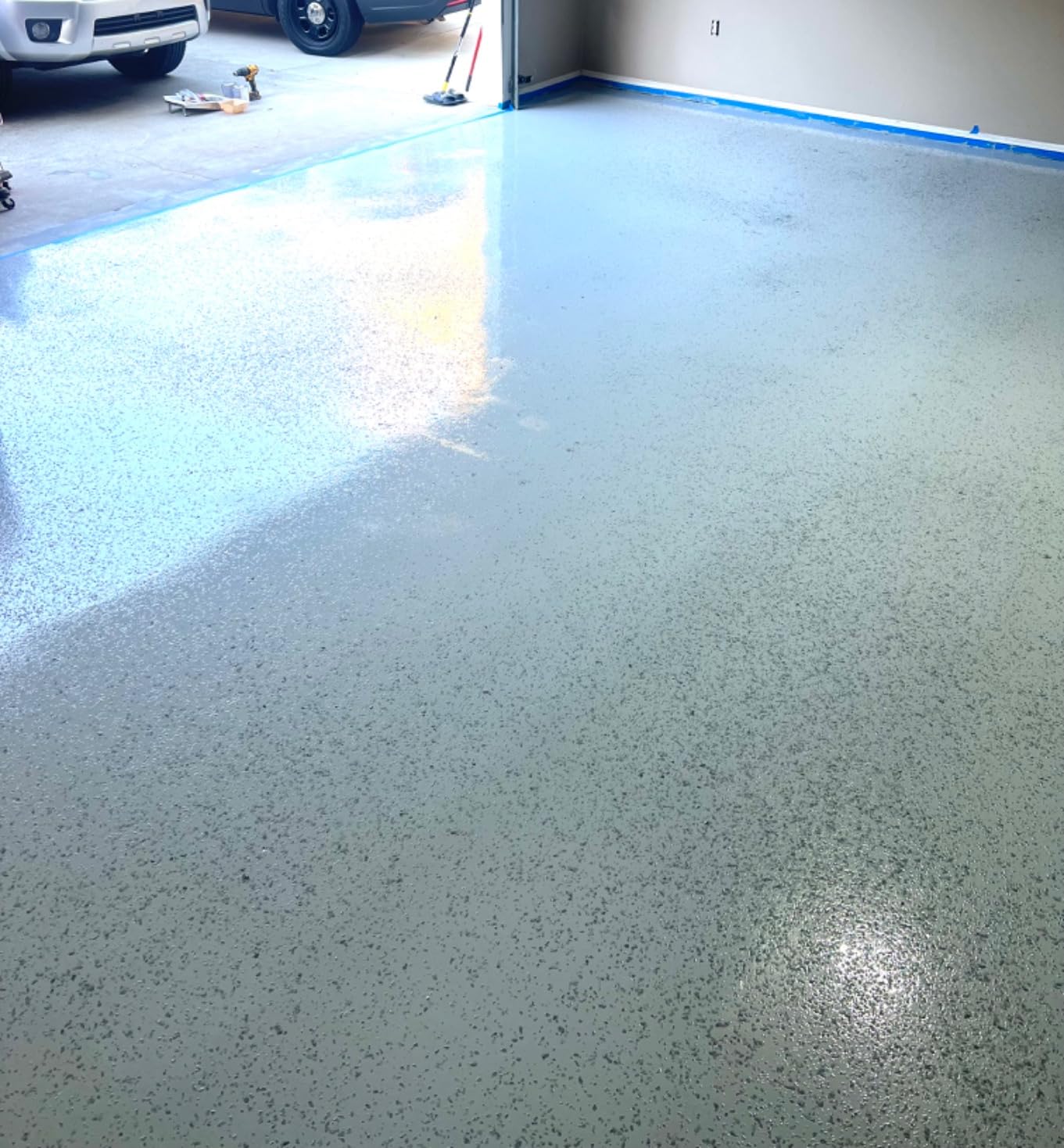ArmorPoxy Garage Epoxy Floor Kit - 100% Solids Industrial-Grade with UltraGlaze Topcoat, 300 Sq Ft Designer Gray customer photo 2