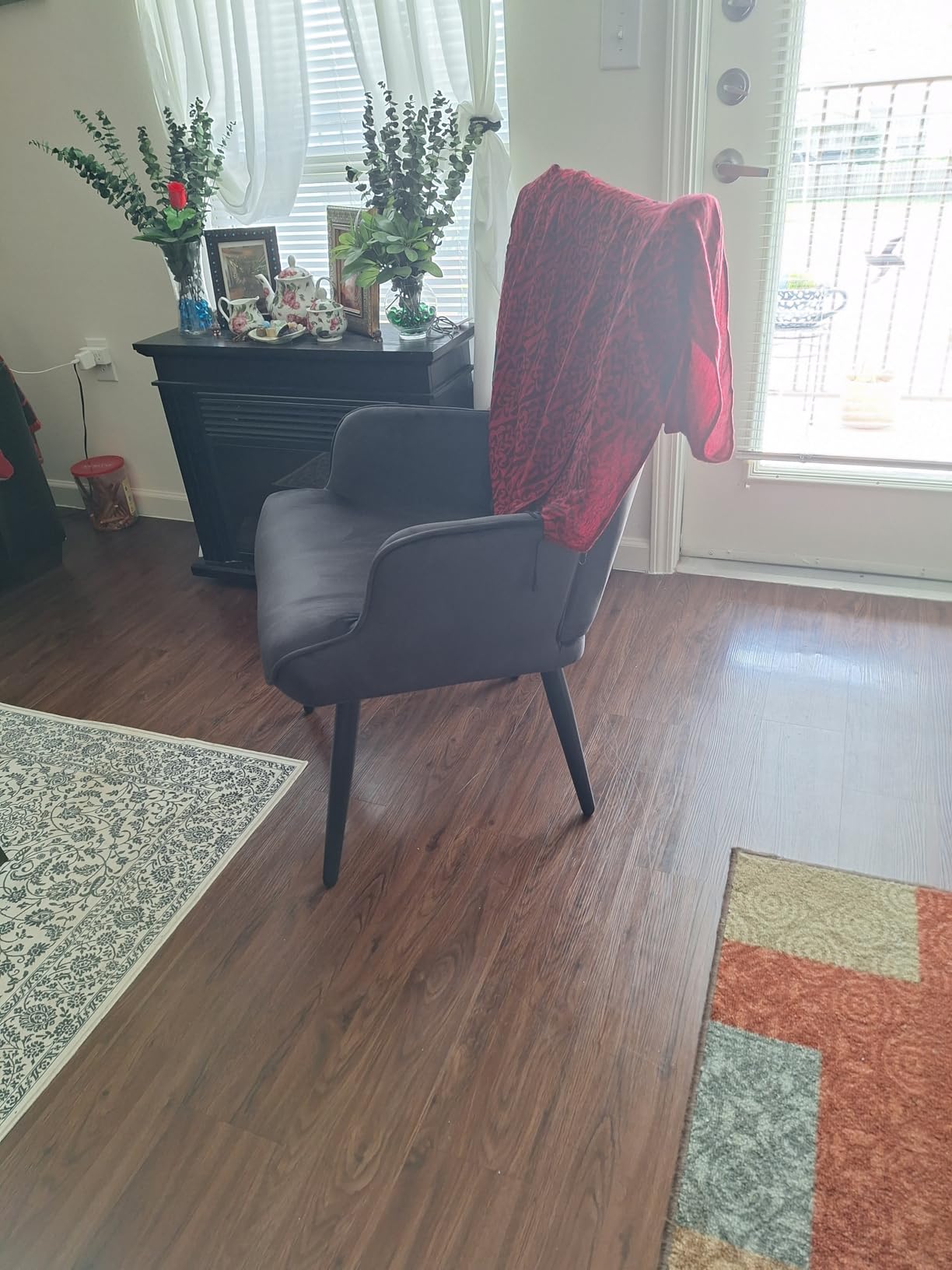 Furniliving Velvet Accent Chair Modern Upholstered Side Armchair with Tapered Legs Tufted Button Wingback Sofa Chairs Tall Back Reading for Living Room Bedroom Waiting Room, Black customer photo 2
