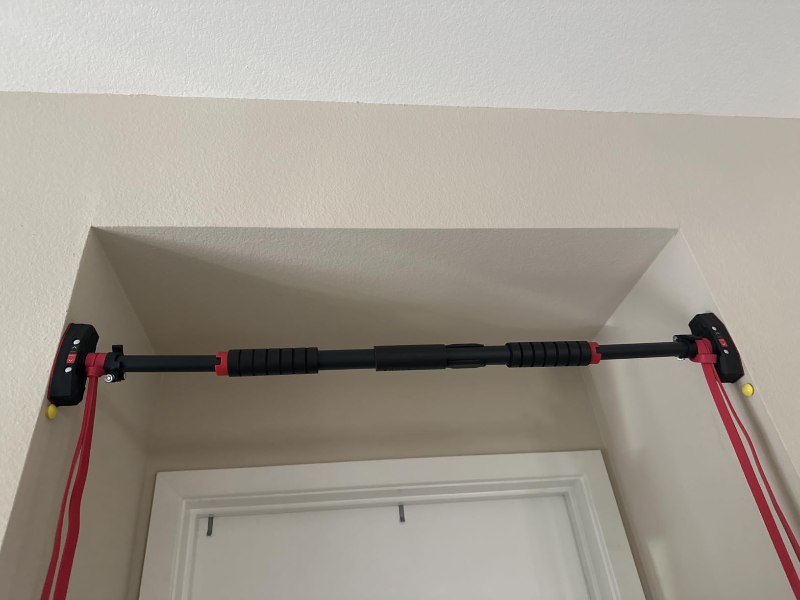 Pull Up Bar for Hallway or Doorway 6-piece Set with Two Attachable Resistance Bands/Handles, Training Manuals, No Screws Chin Up Bar, Max 680lbs customer photo 2