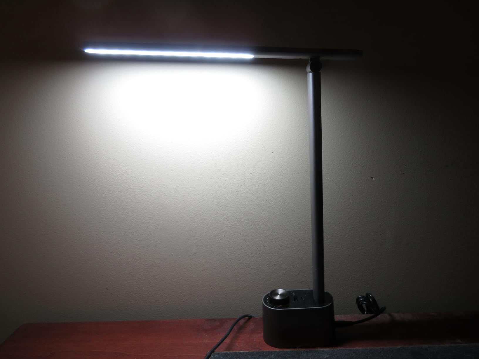 Honeywell HWT-H01 LED Desk Lamp, Foldable & Stepless Dimmable, Black customer photo 2