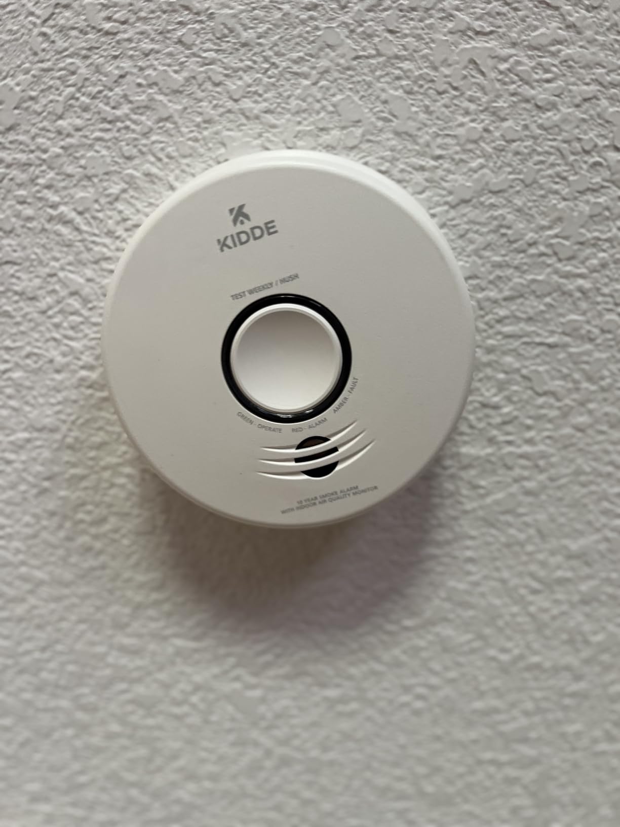 Kidde Smart Smoke Detector & Indoor Air Quality Monitor, WiFi, Alexa Compatible Device, Hardwired w/Battery Backup, Voice & App Alerts customer photo 1