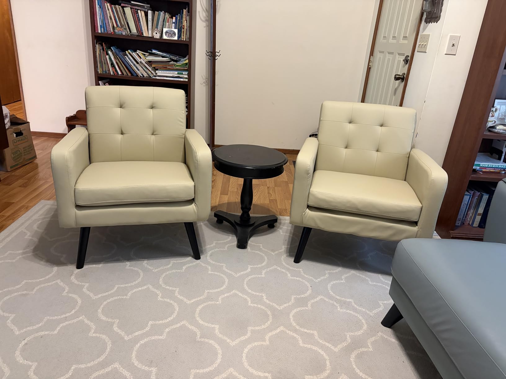 Yaheetech Mid Century Accent Chair Living Room Chair Retro Brown customer photo 1