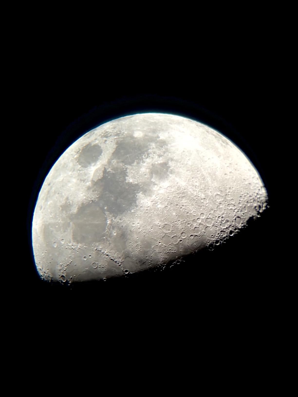 Celestron StarSense Explorer 114AZ App-Enabled Tabletop Dobsonian Telescope | 114mm Tabletop Dobsonian, Smartphone Dock, App, IPhone, Android Compatible customer photo 2