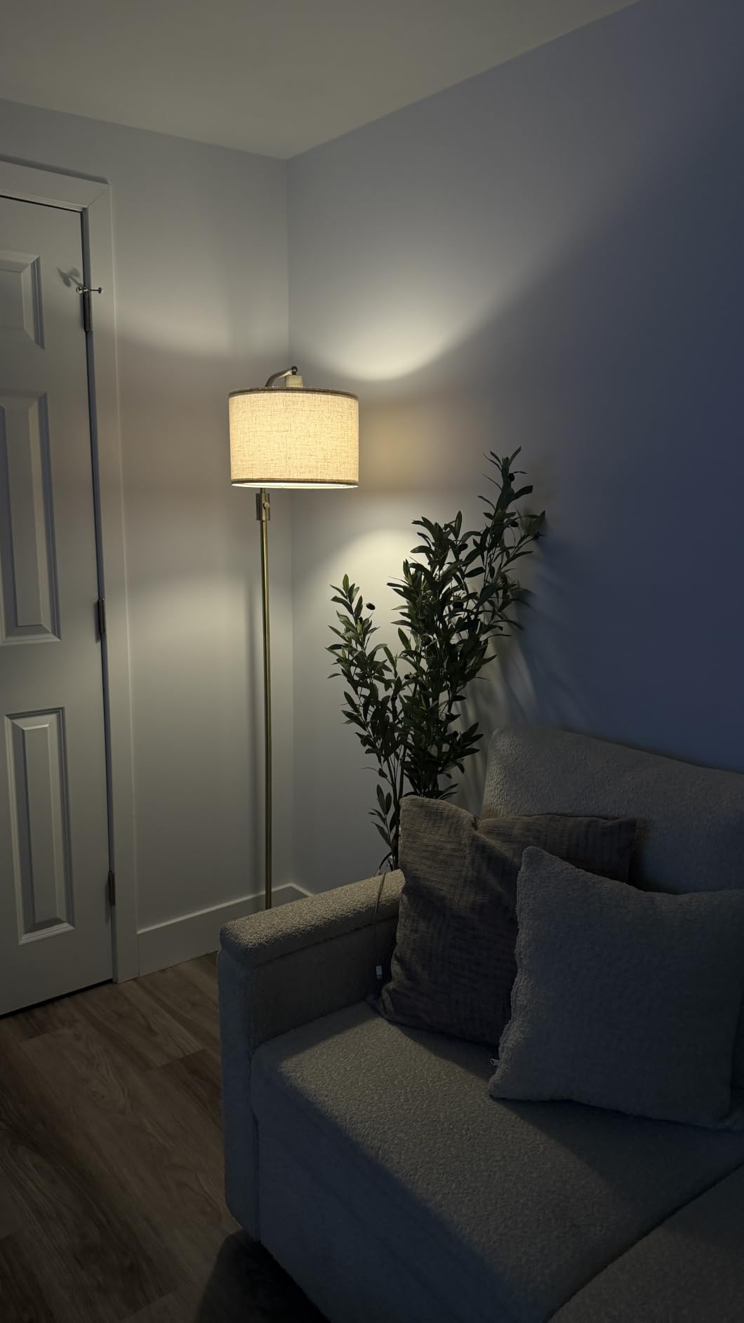 Nintiue Upgraded Modern Arc Dimmable Tall Standing Floor Lamp with Linen Shade, 1200 Lumens LED Bulb Included, for Living & Reading Room, Bedroom, Office & Nursery, Gold customer photo 2