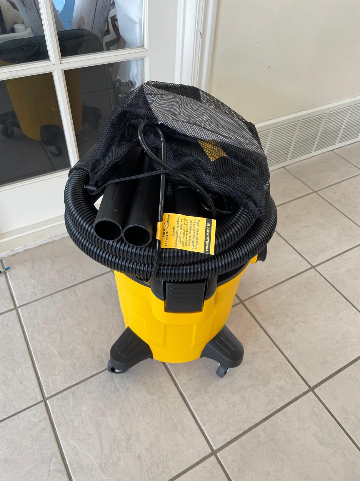 DEWALT Shop Vacuum 6 Gallon 4HP Poly Wet Dry Vacuum DXV06PL, Yellow customer photo 2