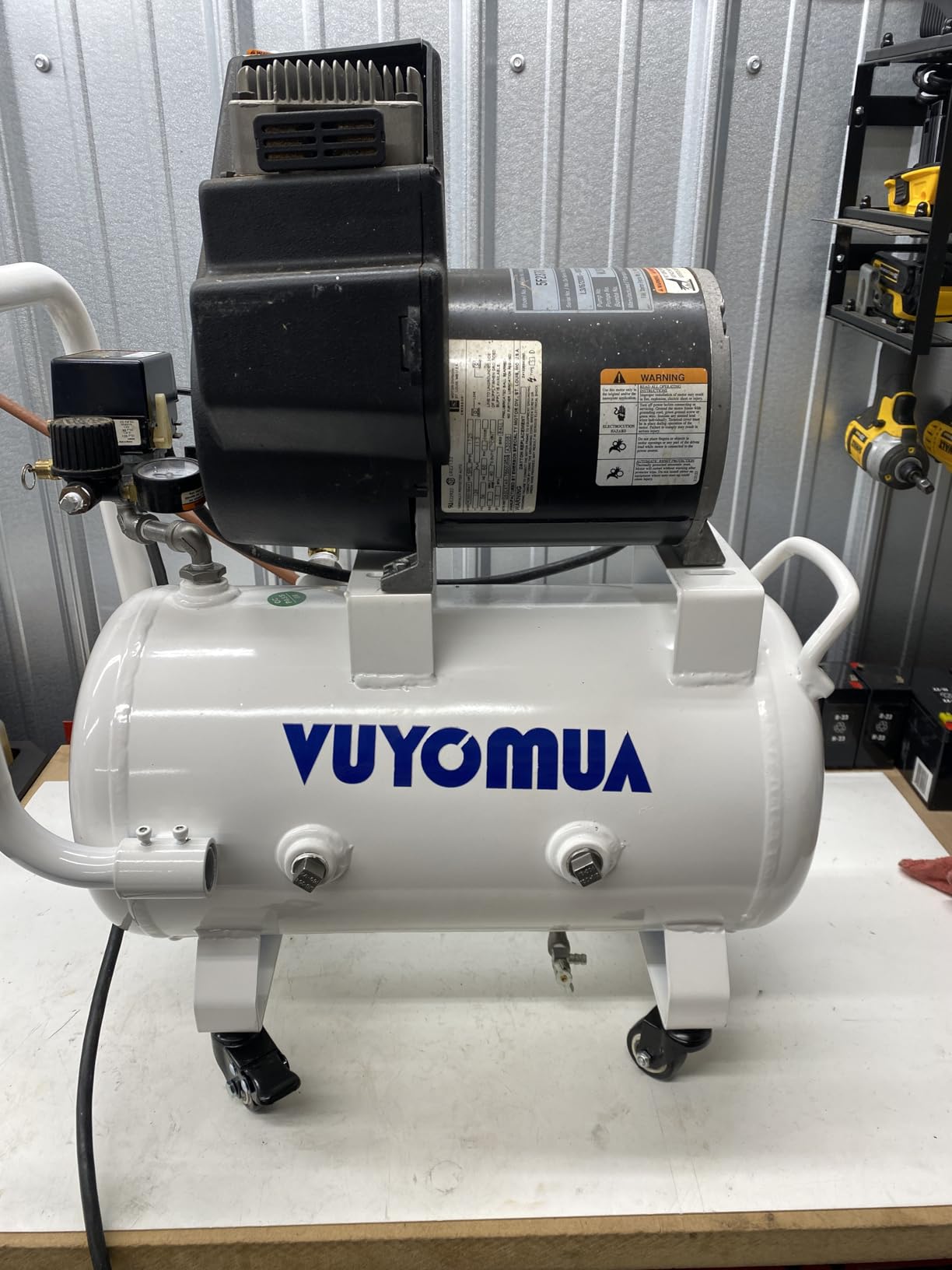 5-Gallon Horizontal Portable Storage Air Tank Carbon Steel Reservoir Tank with NPT Port and Rolling Caster (5 Gallon) customer photo 1