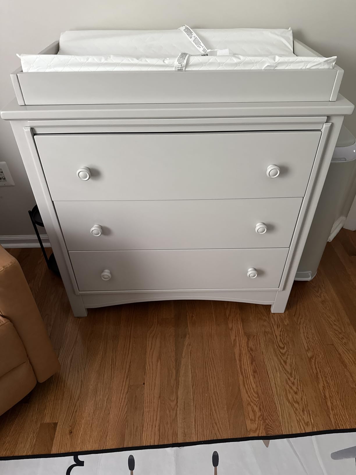 Delta Children Perry 3 Drawer Dresser with Changing Top and Interlocking Drawers, Moonstruck Grey customer photo 2