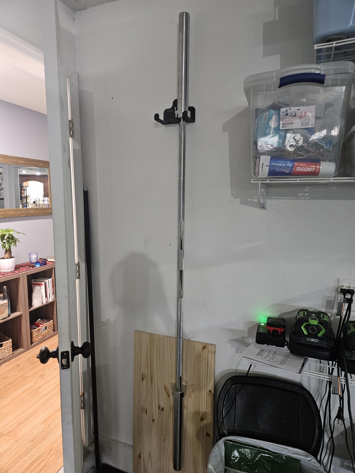 PayLessHere | 7ft Olympic Barbell | 700LB Capacity | Chrome Steel Bar | with Knurled Grip, Rotating Sleeves, 2 Clamps | Anti-Rust Finish | For Gyms, Home Gyms, Weightlifting & Powerlifting customer photo 1