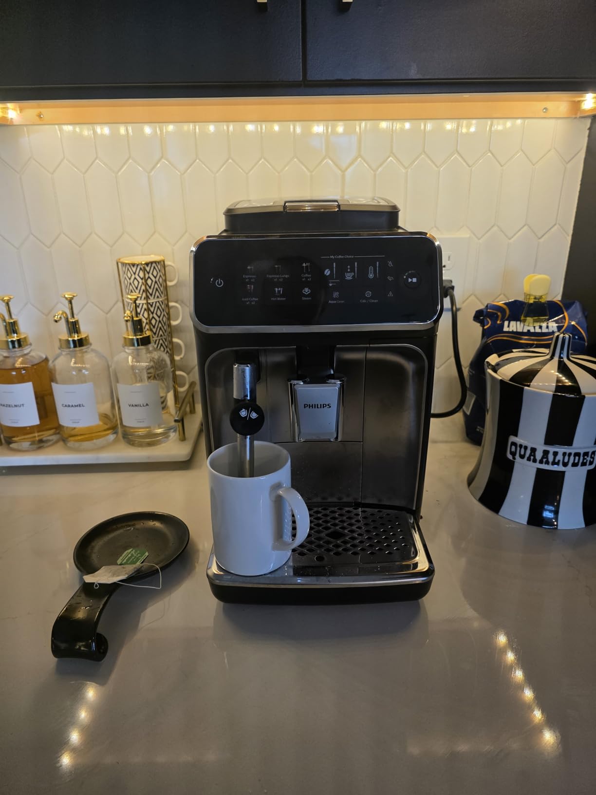 Philips 3300 Series Fully Automatic Espresso Machine with LatteGo Milk System and integrated grinder, 6 Hot & Iced Coffee Pre-Sets, 40% Quieter SilentBrew, 15-Bar Pressure, Glossy Black (EP3341/50) customer photo 2