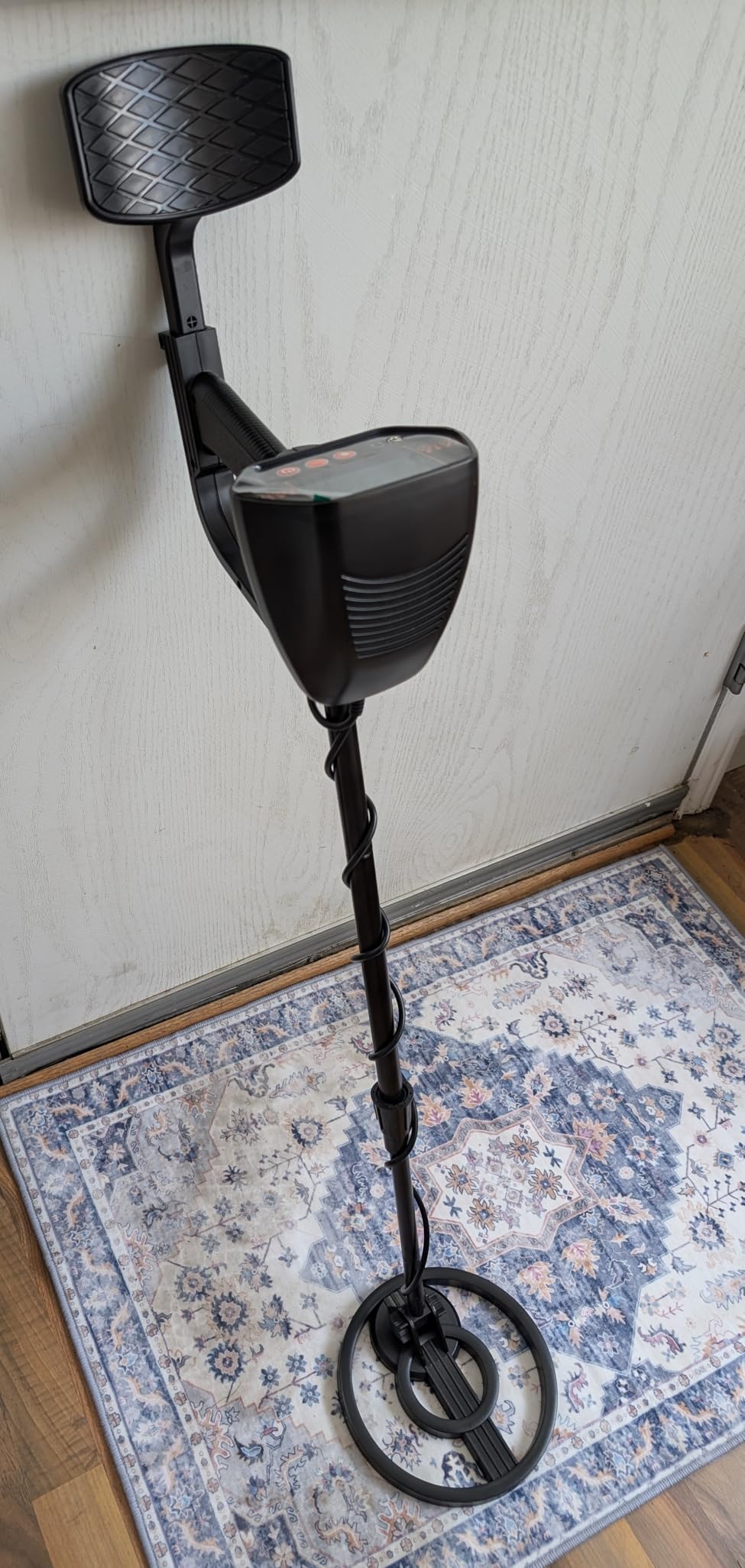 MD-4070 Metal Detector for Kids, Easy to use, Fun LCD Display, Lightweight & Adjustable Starter Kids Metal Detector, 8