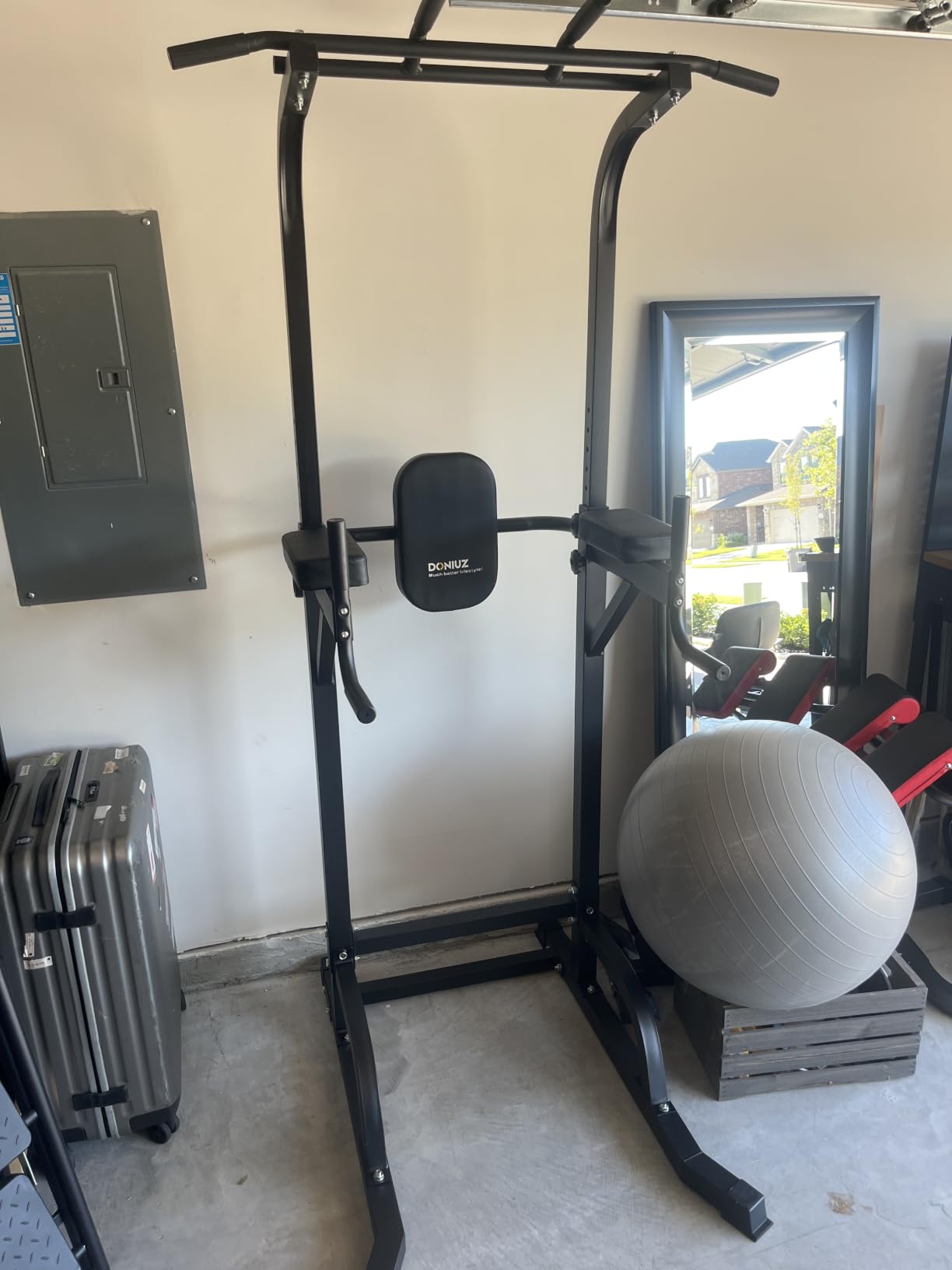DONIUZ Power Tower Pull Up Bar and Dip Station, Multi-Function Home Gym, Strength Training Fitness Equipment, Height Adjustable customer photo 2