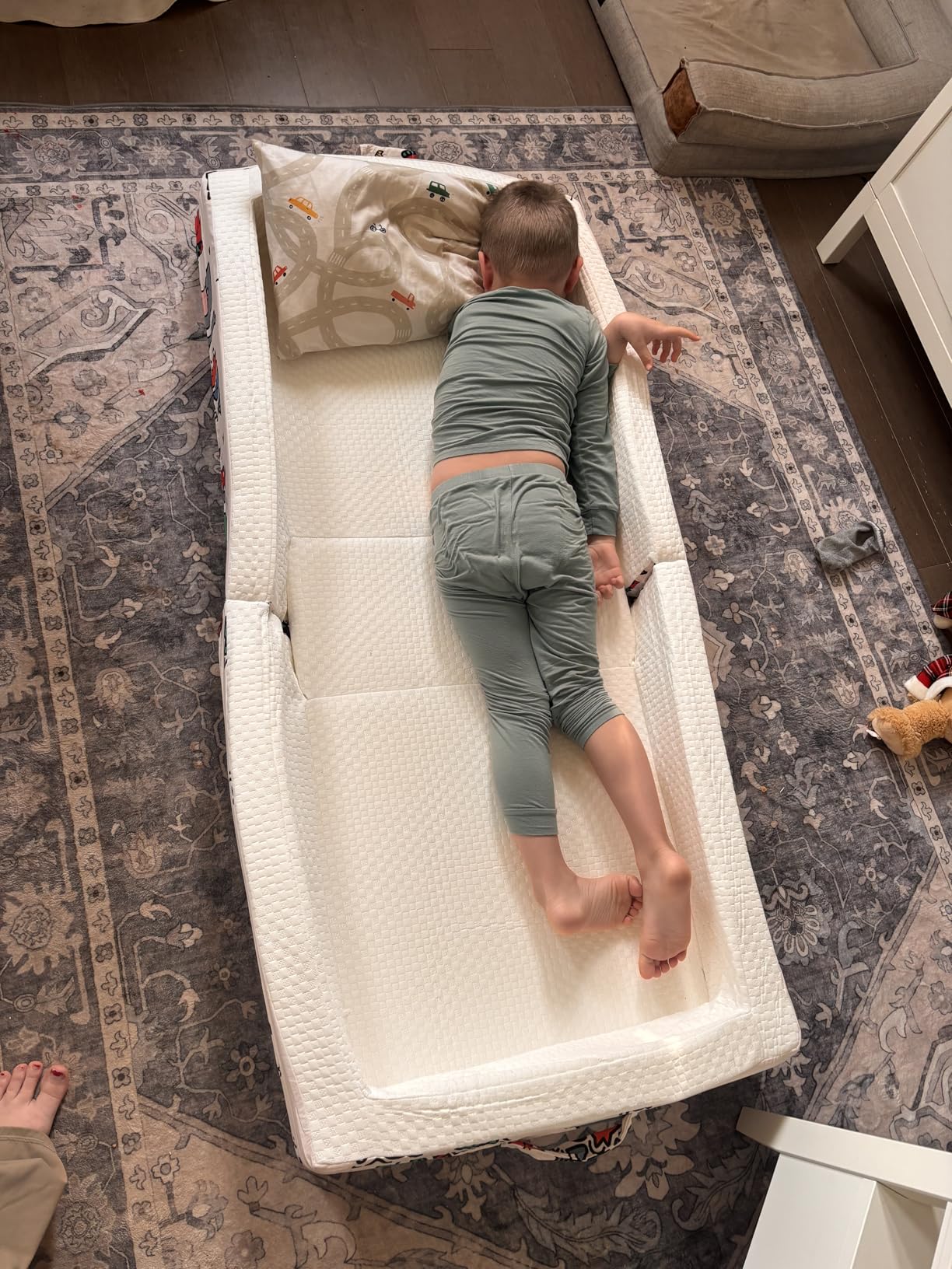 Umoving Portable Toddler Travel Bed - Foldable Soft Foam Floor Crib, Portable Toddler Floor Bed with Washable Cover, Built-in Safety Rails, No Assembly customer photo 1