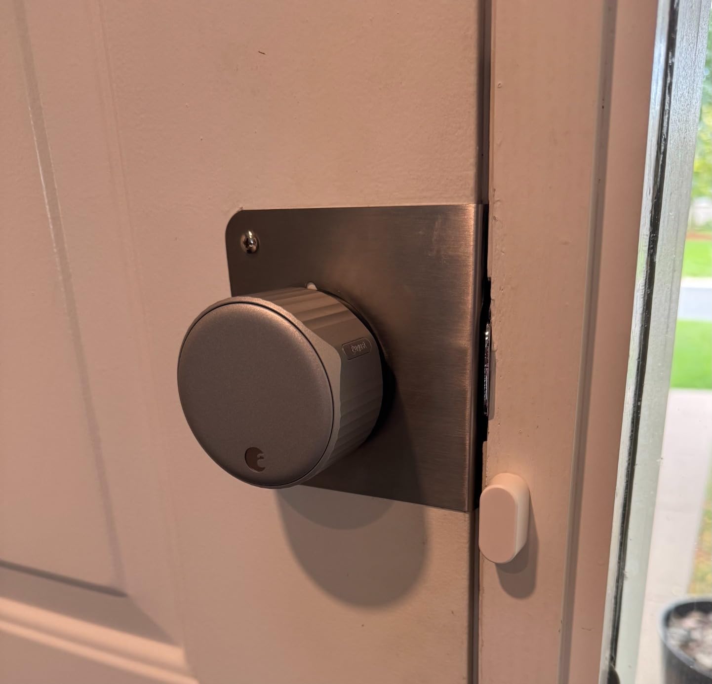 August Wi-Fi Smart Lock with Keypad Touch in Black | Keyless Entry, Touch Digital Keypad, Fingerprint Scanner, AUG-SL05-K03-G01 customer photo 1