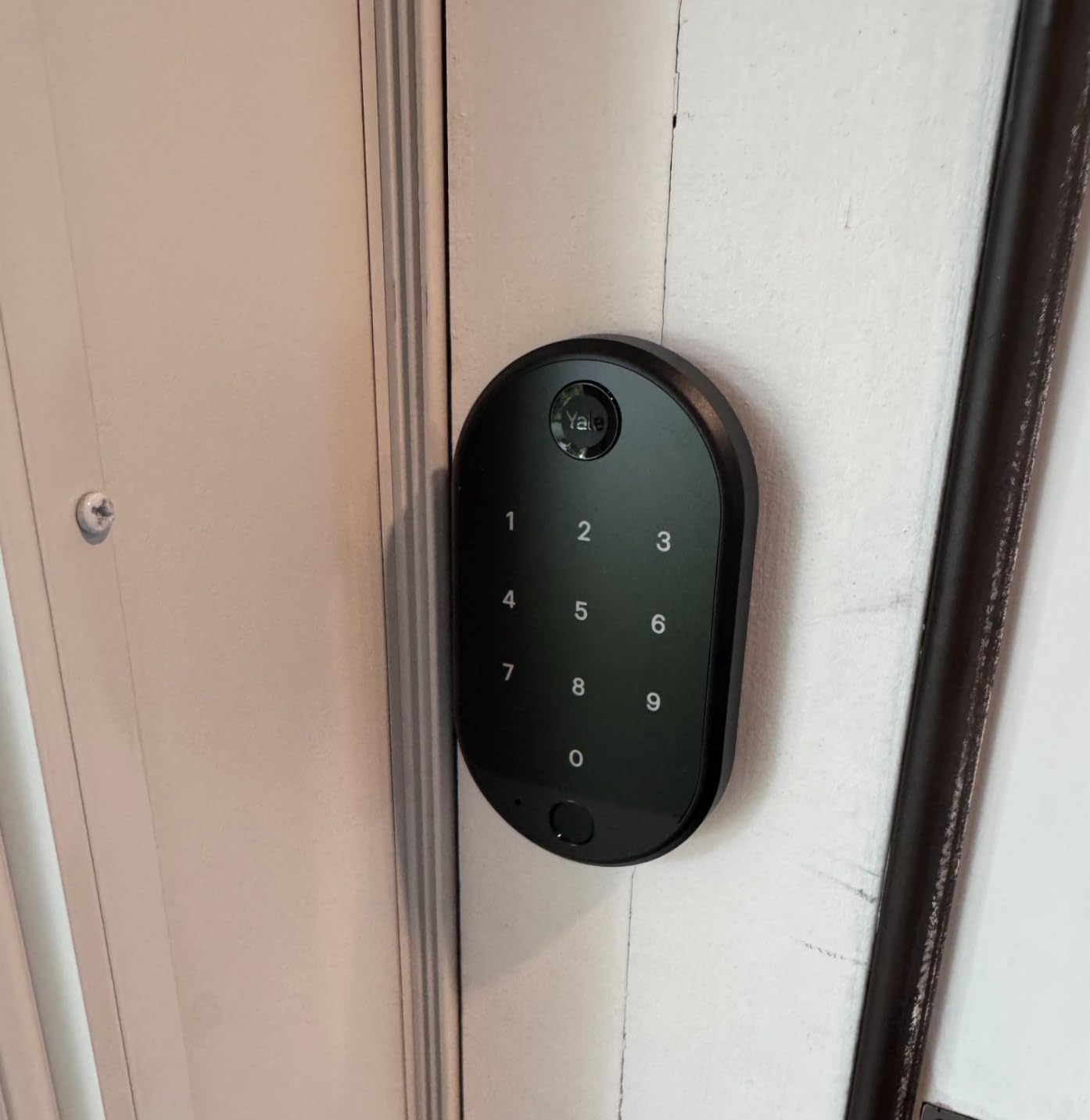 August Wi-Fi Smart Lock with Keypad Touch in Black | Keyless Entry, Touch Digital Keypad, Fingerprint Scanner, AUG-SL05-K03-G01 customer photo 2