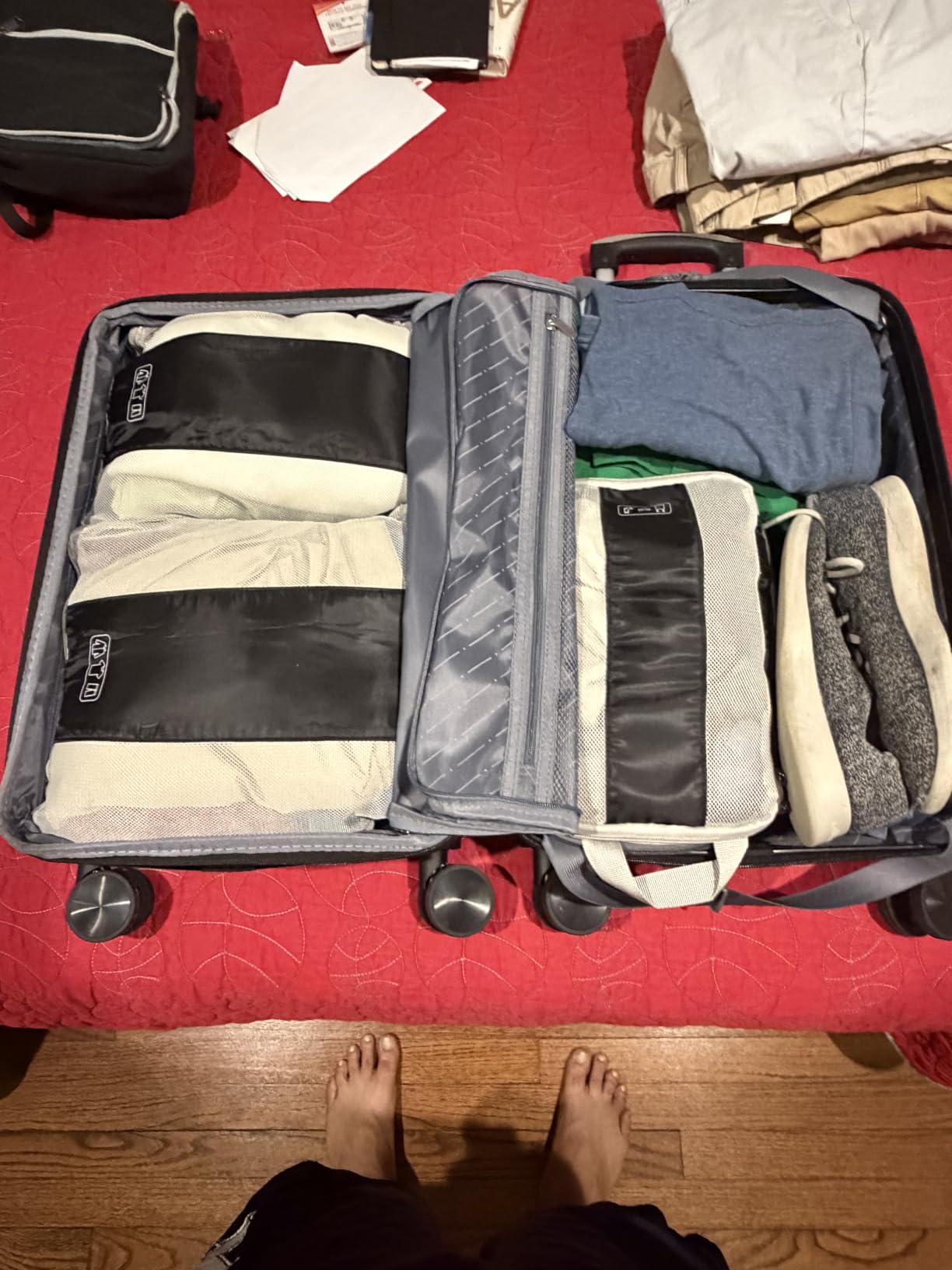 OlarHike 10 Set Compression Packing Cubes for Travel Essentials, Compressible Expandable Space Saver Bags for Organizing Clothes, Luggage Suitcase Garment Bags with Over 1000 pcs Mesh Holes (Black) customer photo 1