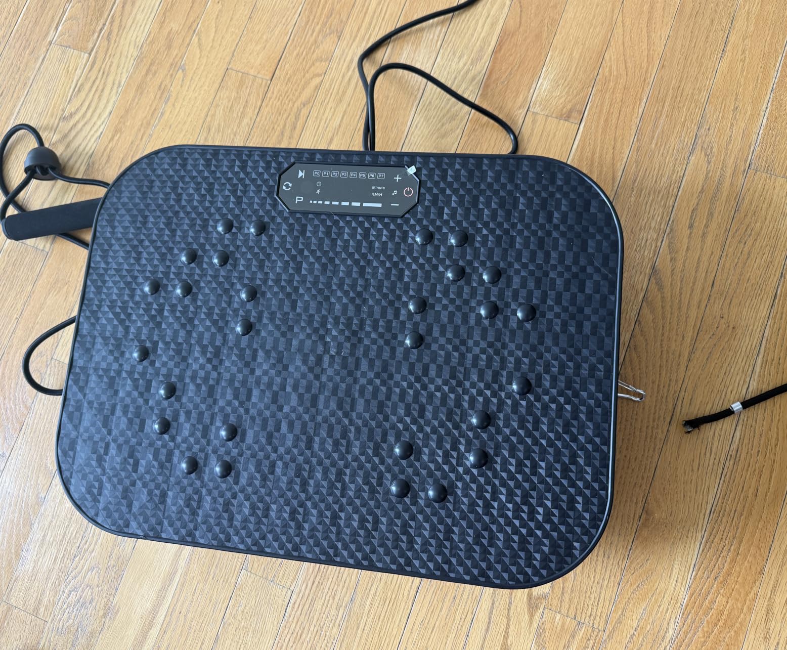 SEDOZIK Vibration Plate Exercise Machine, Vibration Plate for Lymphatic Drainage Weight Loss, 450 Lbs Capacity Vibrating Platform Leg Exercisers with Resistance Bands Bluetooth for Women Men customer photo 2