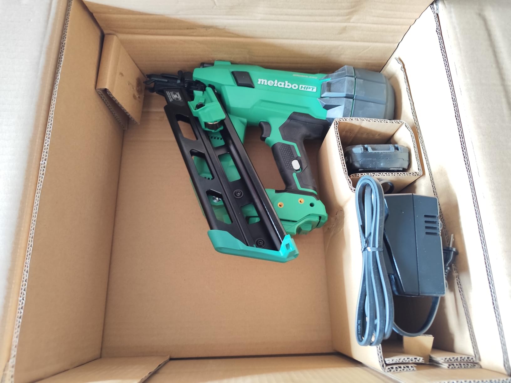 Metabo HPT 18V MultiVolt Cordless 30 Degree Paper Tape Framing Nailer Kit, 3-1/2