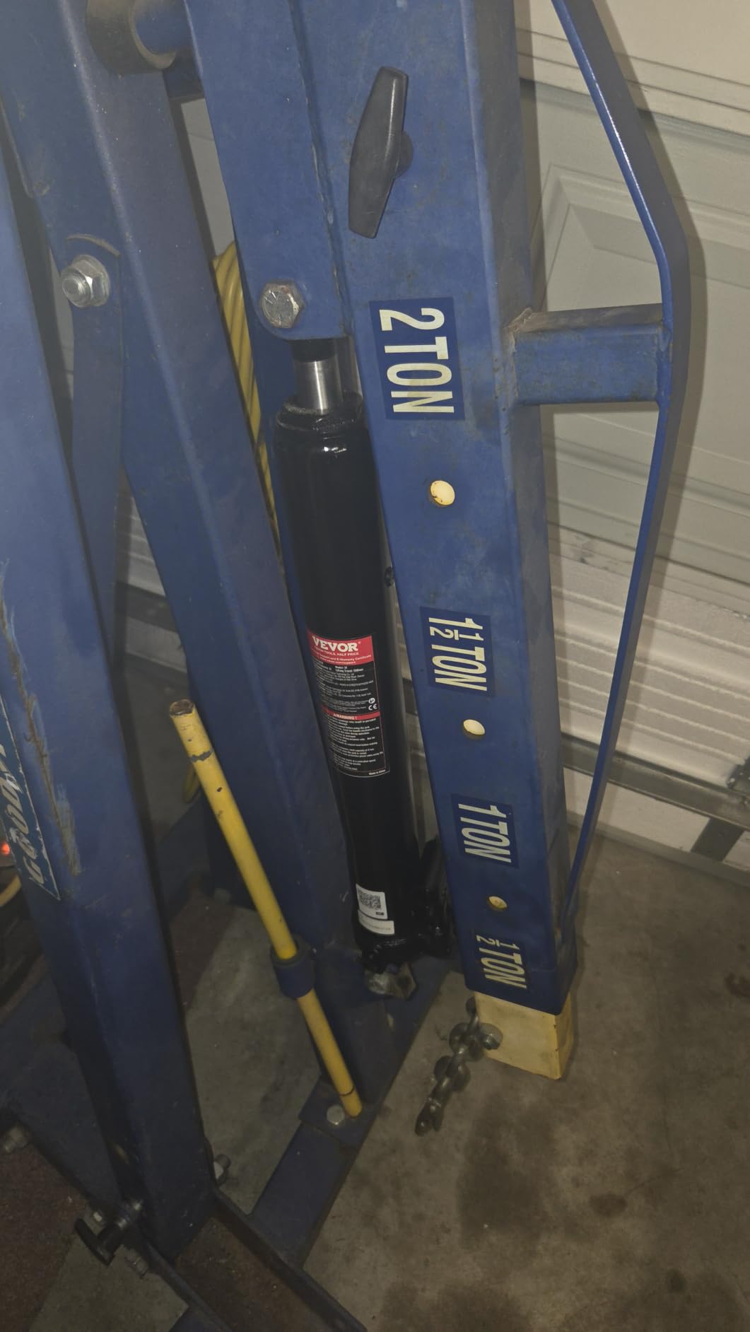 VEVOR 8-Ton Hydraulic Long Ram Jack, Engine Hoist Cylinder with Air Pump & Single Piston, Clevis Base Cylinder for Engine Lifts, Garage/Shop Cranes, Mechanical & Farm Applications customer photo 1