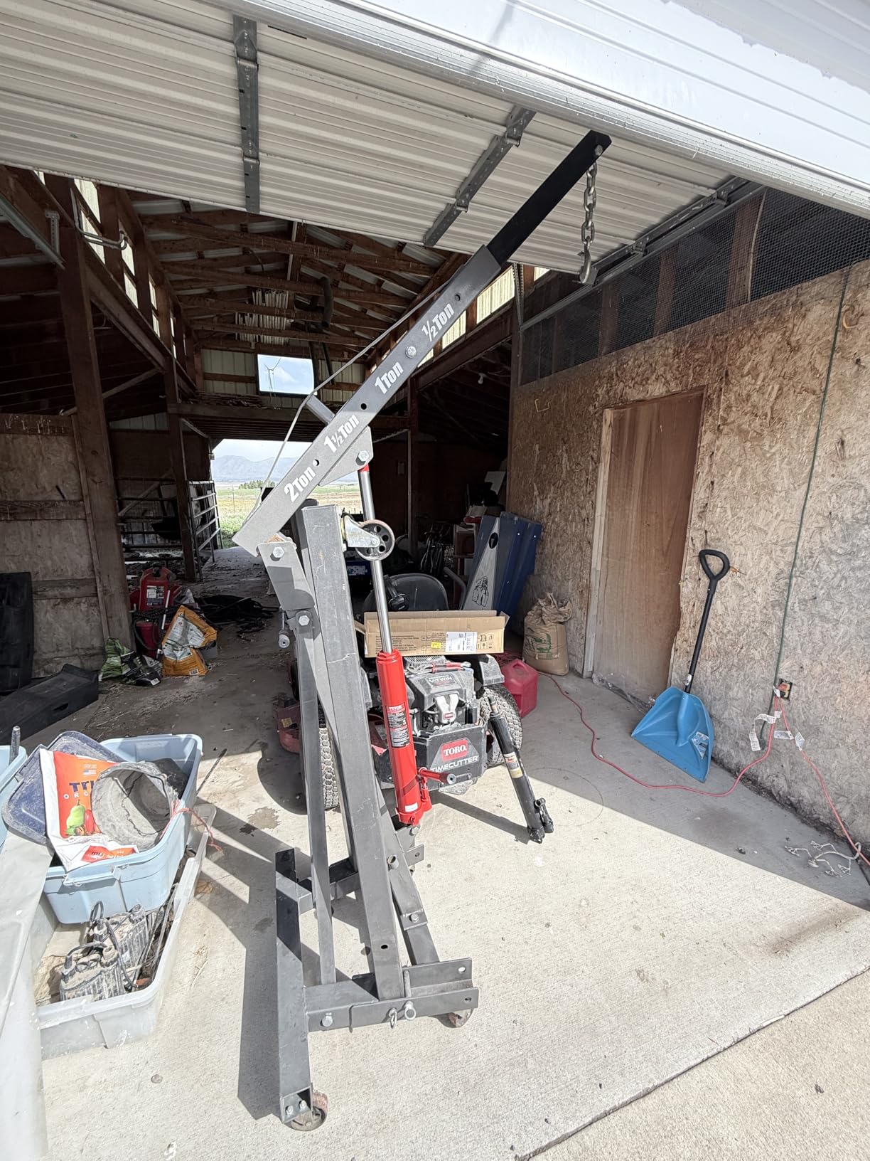 VEVOR 8-Ton Hydraulic Long Ram Jack, Engine Hoist Cylinder with Air Pump & Single Piston, Clevis Base Cylinder for Engine Lifts, Garage/Shop Cranes, Mechanical & Farm Applications customer photo 2