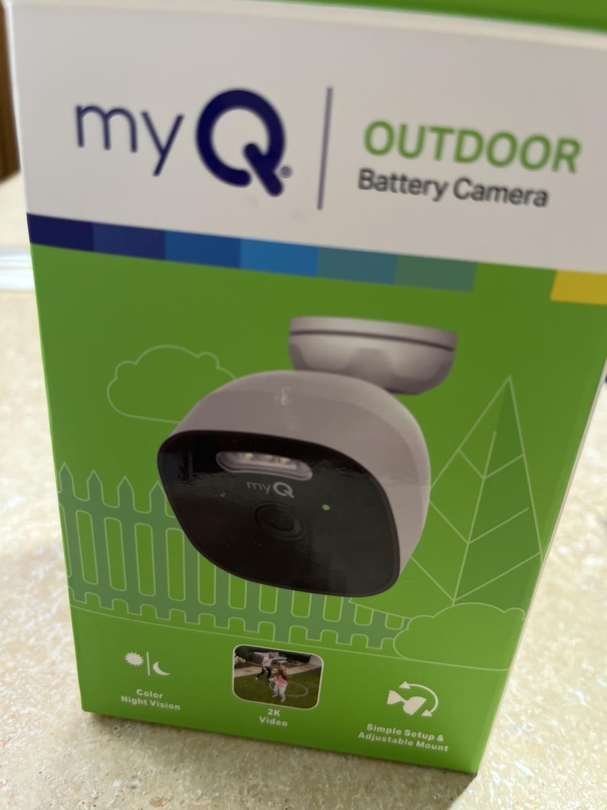 myQ Outdoor Battery Camera | 2K Camera, Color Night Vision, Spotlight, Motion Alerts, Live View with Two-Way Talk, Wireless, Weather-Resistant, Outdoor, White customer photo 1