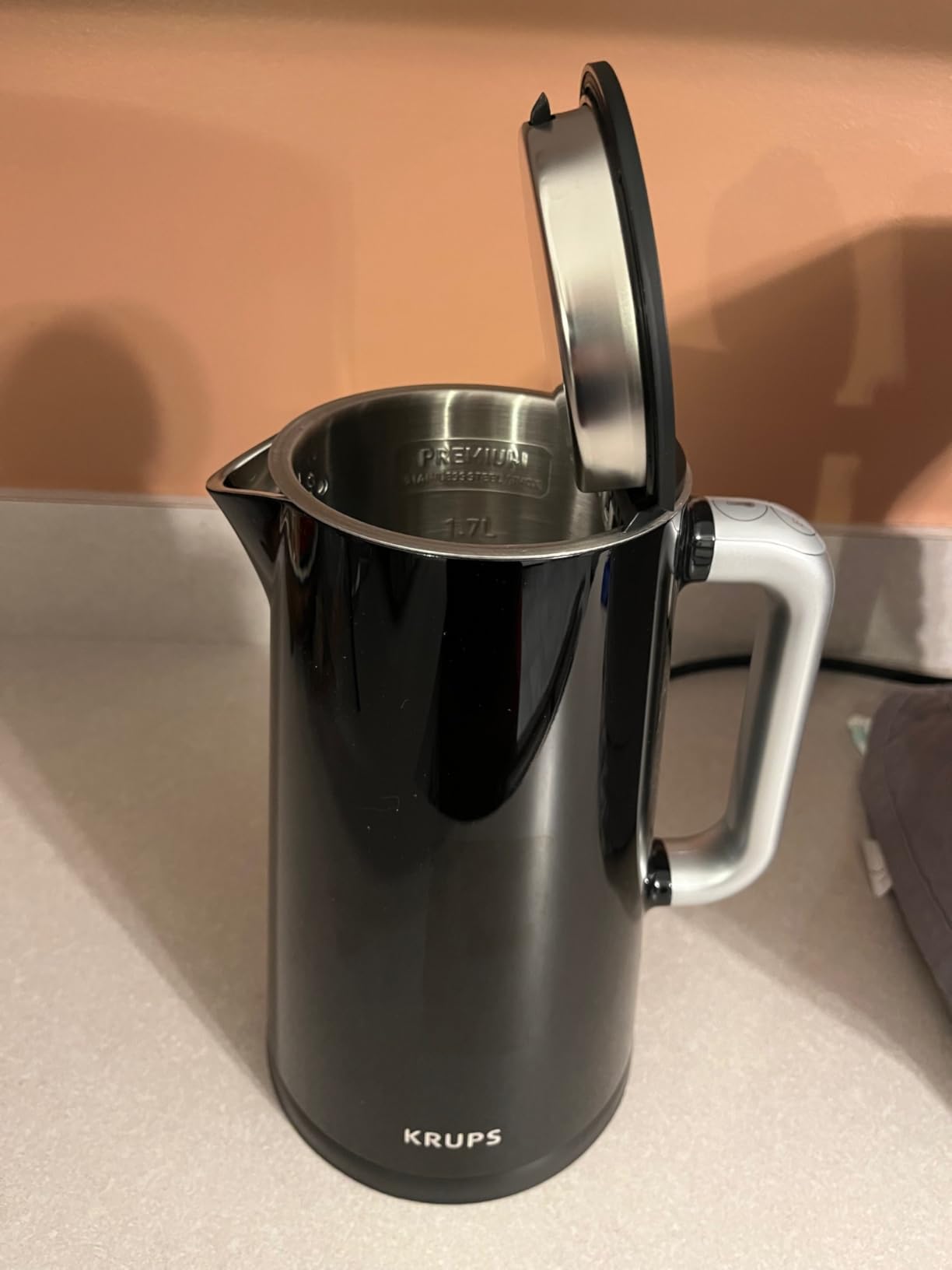 KRUPS 1.5L Electric Kettle Stainless Steel Cool Touch Interior, Fast Boiling, One Cup in 80 Seconds, Double Wall, Auto Off, Keep Warm, Hot Water Kettle Electric, Cordless, Black/White customer photo 1
