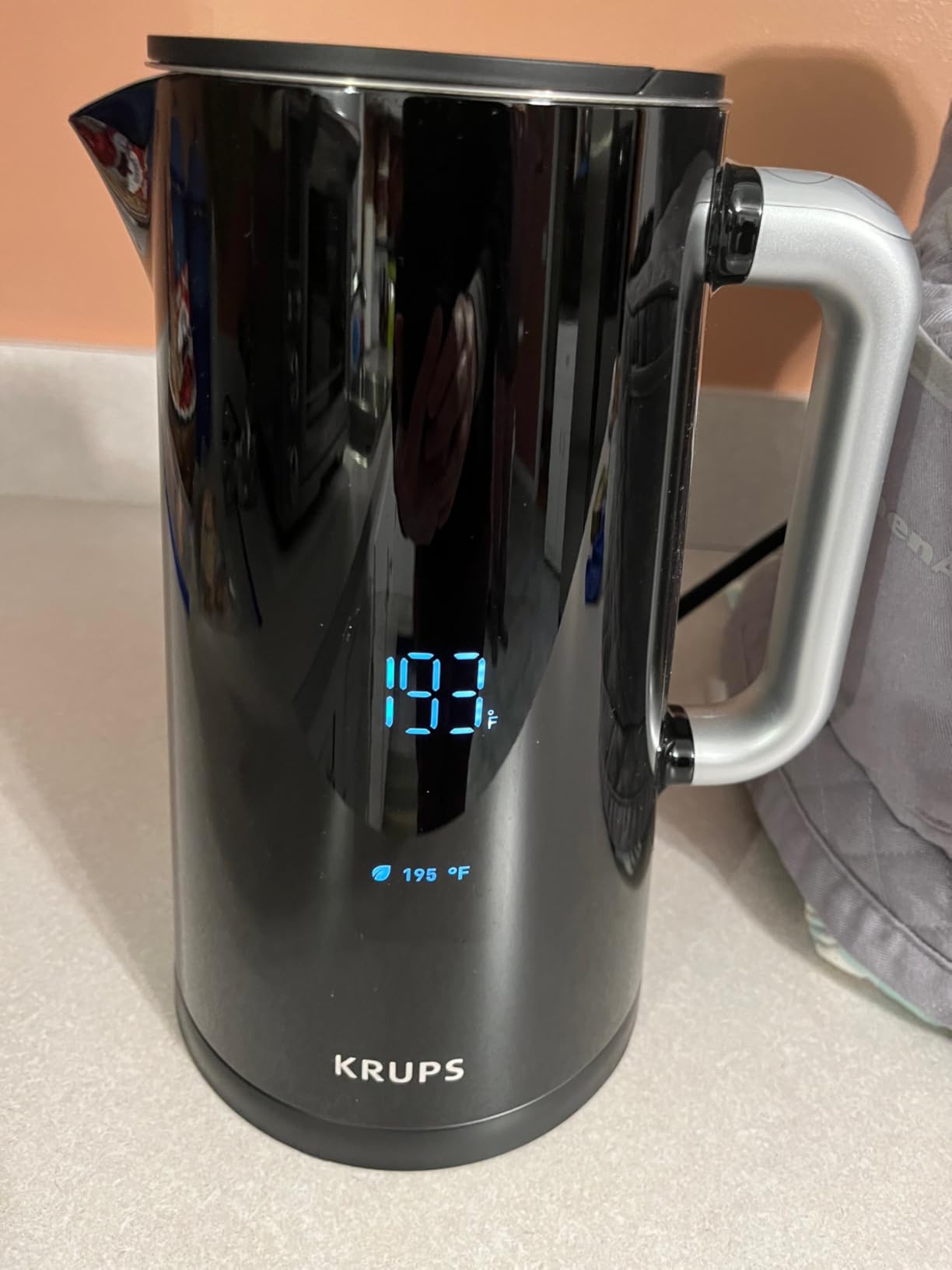 KRUPS 1.5L Electric Kettle Stainless Steel Cool Touch Interior, Fast Boiling, One Cup in 80 Seconds, Double Wall, Auto Off, Keep Warm, Hot Water Kettle Electric, Cordless, Black/White customer photo 2